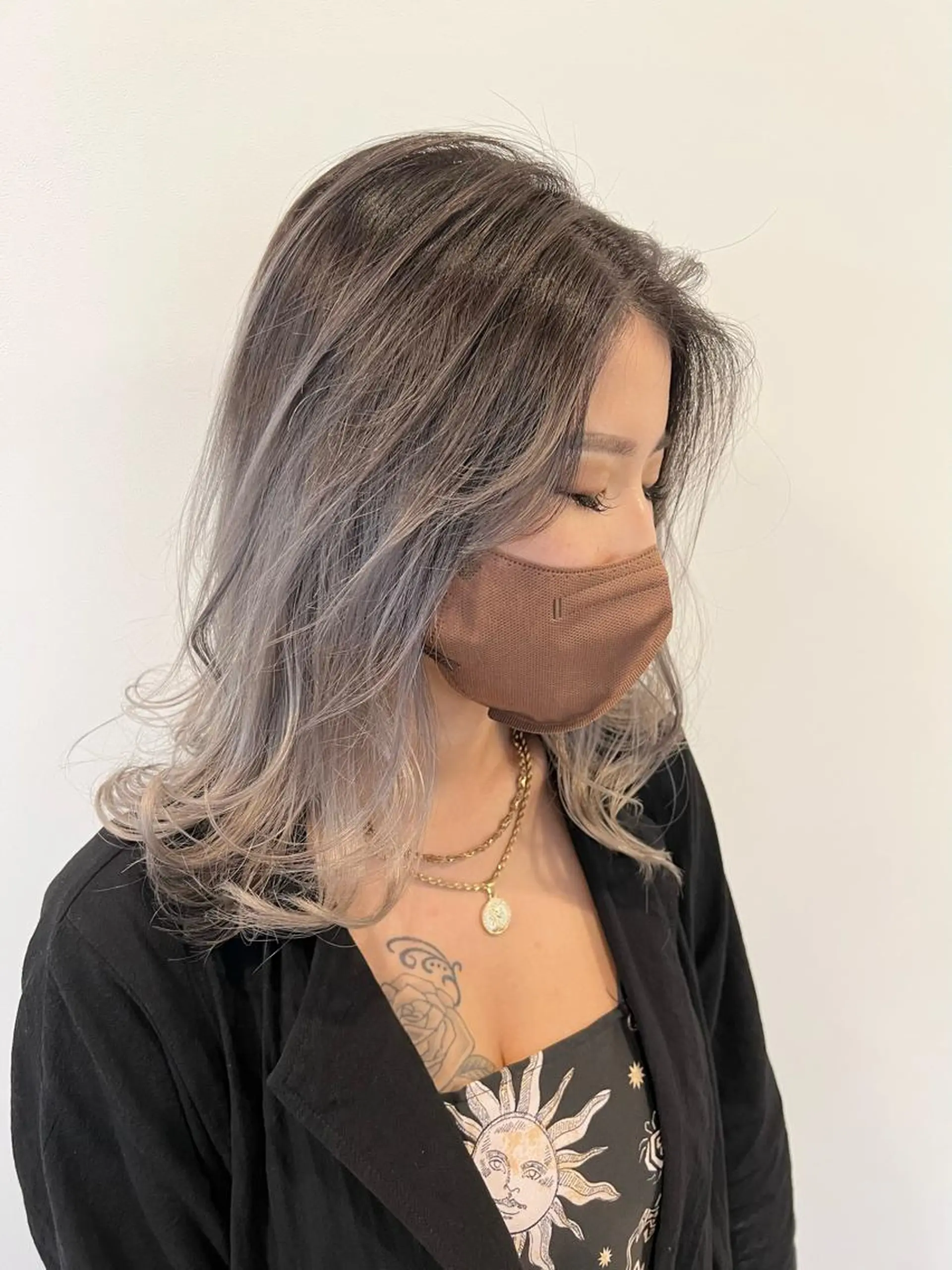 セミロング カラー バレイヤージュ グレージュ レイヤーカット ヘアカラー トリートメント ヘッドスパ Akua【代表】 Kazumaのヘアスタイル