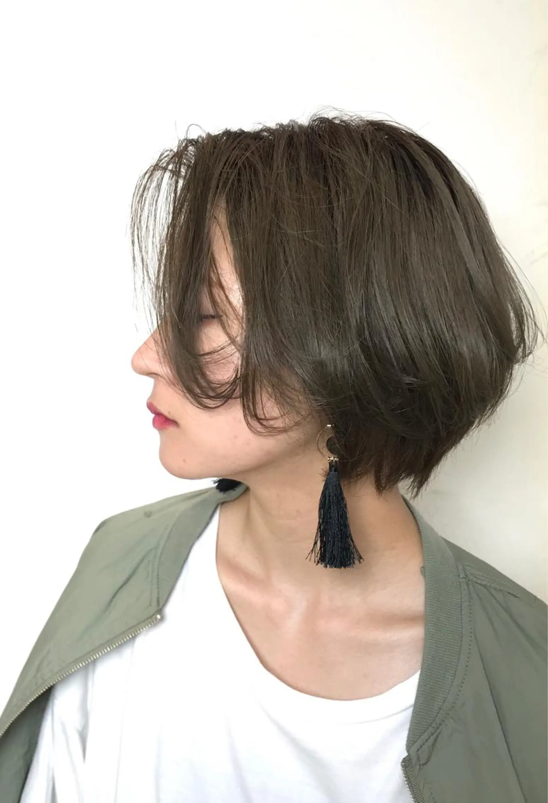 ショート カット 岩上 充希のヘアスタイル