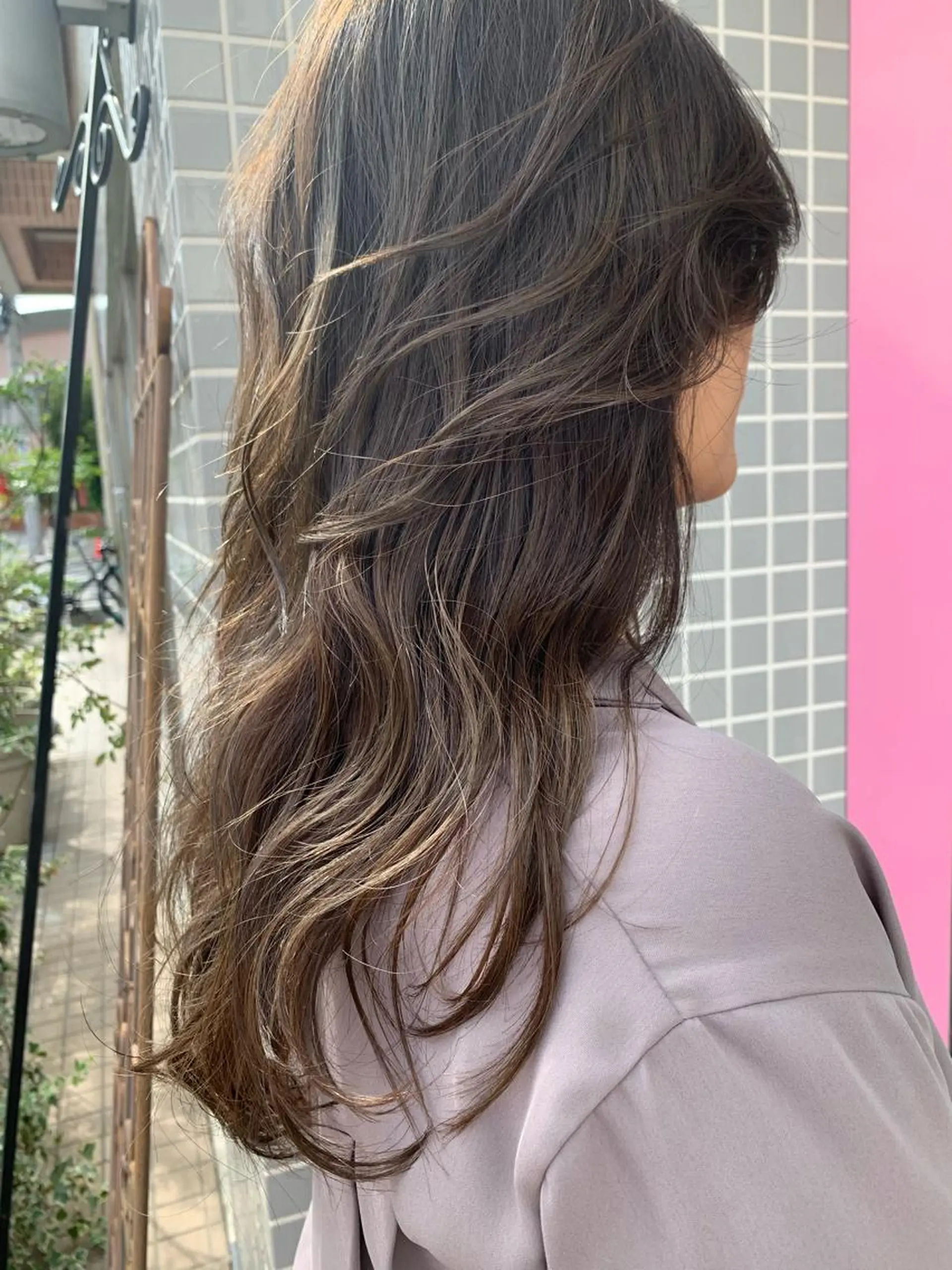 ロング カラー ハイライトカラー イルミナカラー ハイライト ヘアカラー トリートメント ヘアセット 🌸スタイリスト 山浦美恵のヘアスタイル