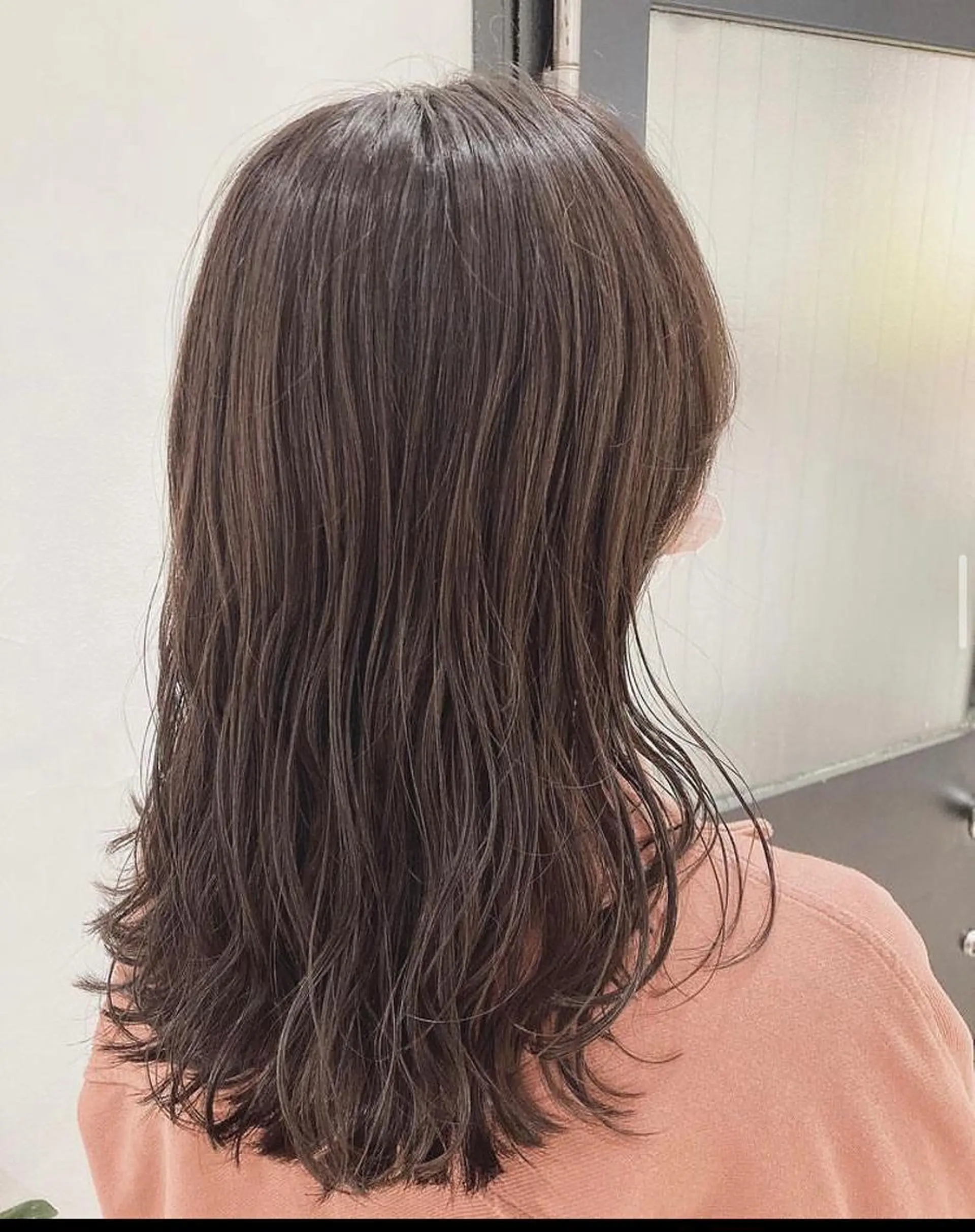 セミロング カラー ヘアアレンジ グレージュ エグチ アキラのヘアスタイル