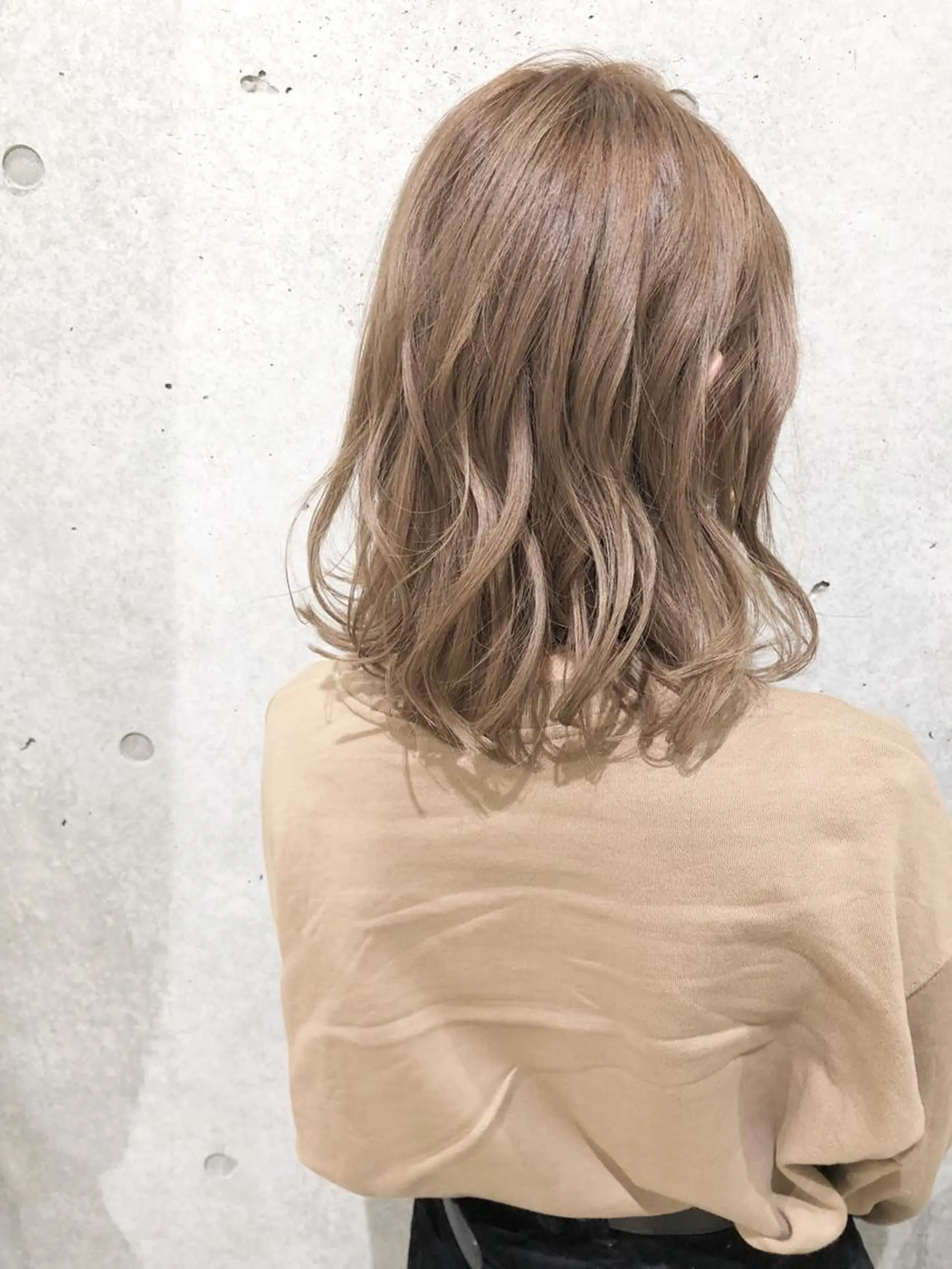 ミディアム カラー ベージュカラー トリートメント 🌙HIZUKI🌙 ハイトーン 艶髪のヘアスタイル