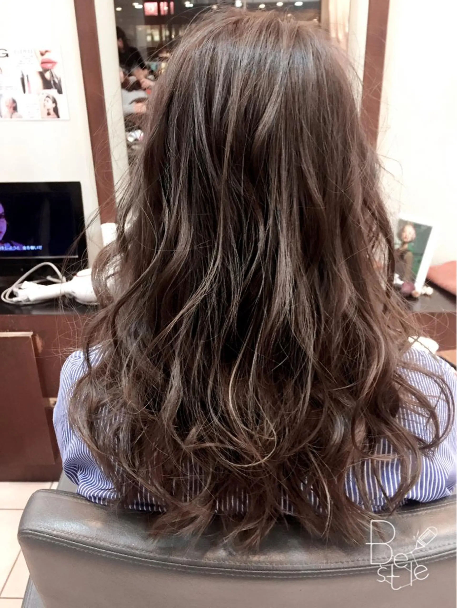 ロング カラー ヘアアレンジ グレージュ ハイライトカラー ハイライト ナガイ ユウキのヘアスタイル