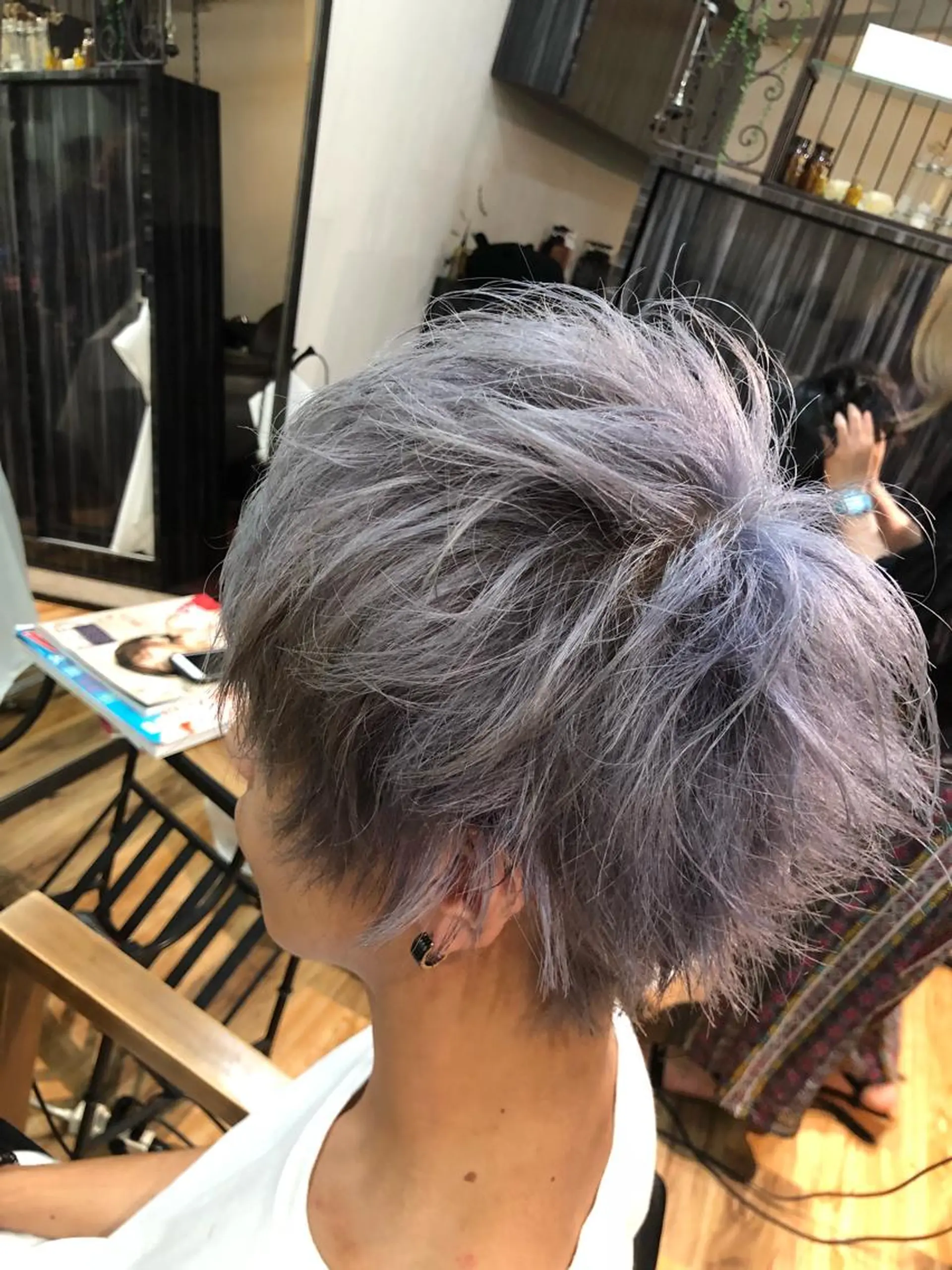 ショート カラー アッシュ ホワイトアッシュ taishi taishiのヘアスタイル