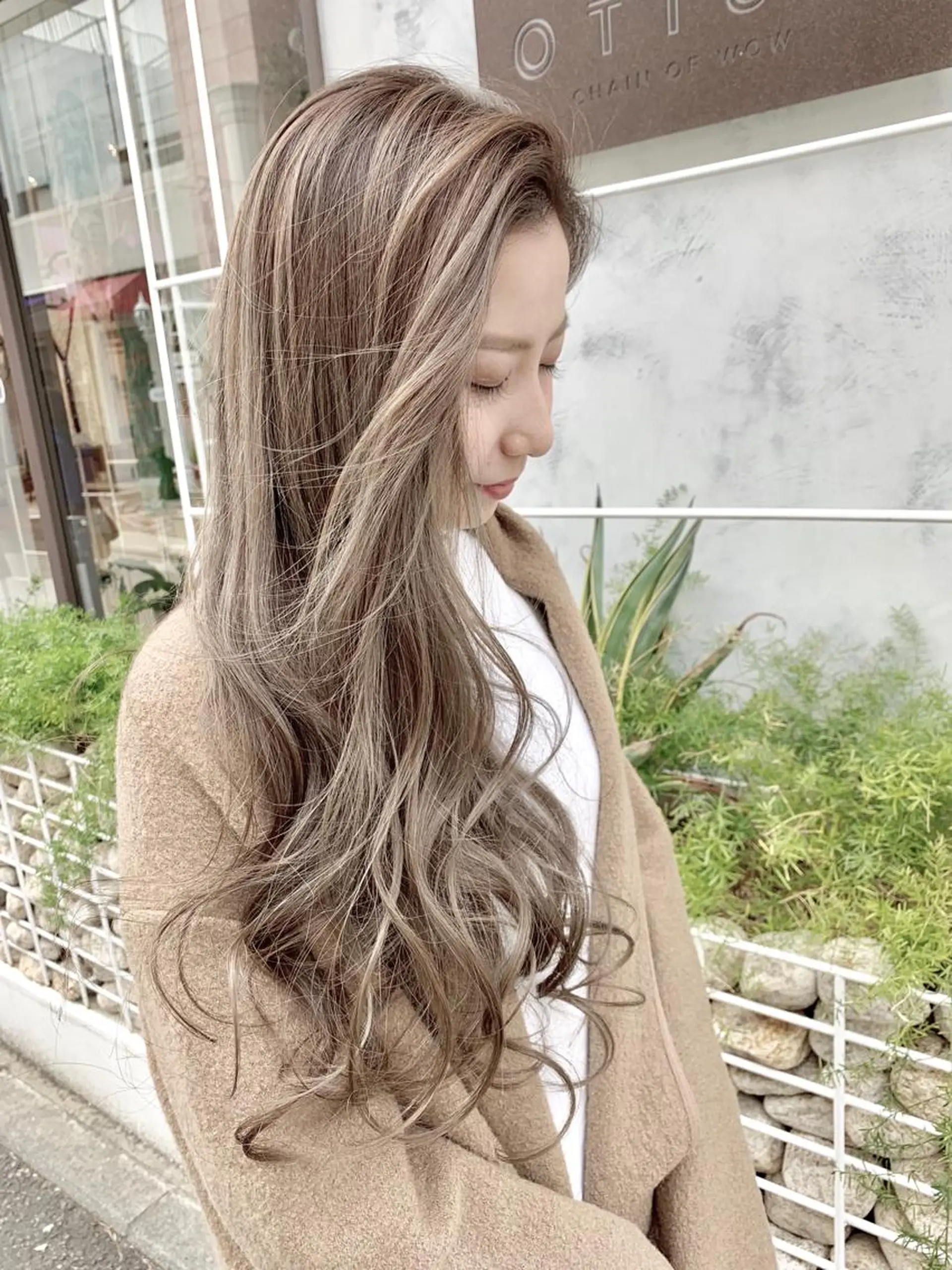 ロング カラー グレージュ ミルクティーグレージュ ヘアカラー トリートメント ヘッドスパ ヘアセット Akua【代表】 Kazumaのヘアスタイル