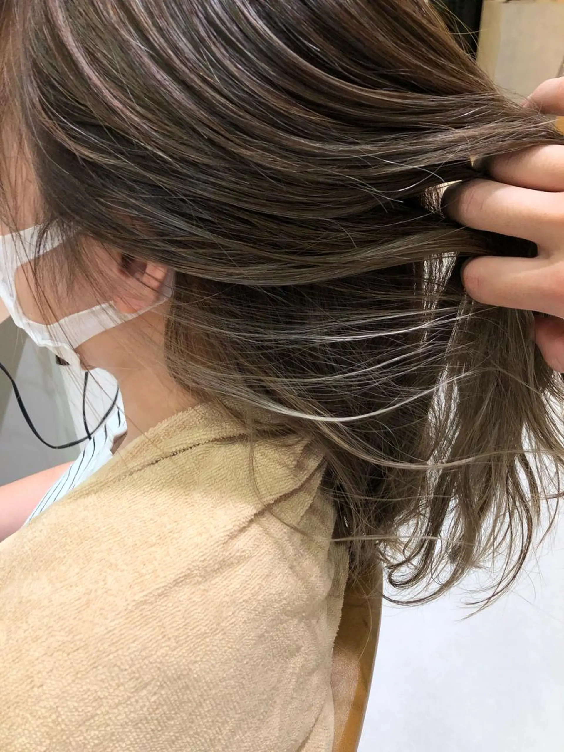 ロング ハイライト 坂口 功一郎のヘアスタイル