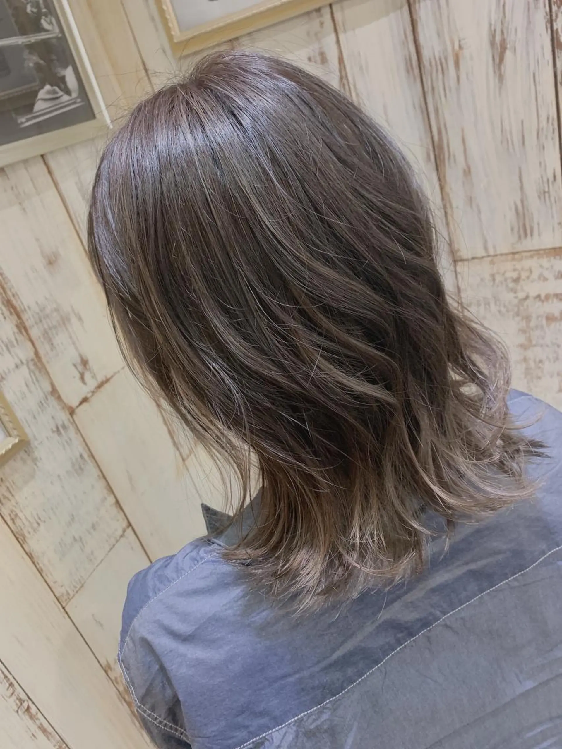 ミディアム カラー ヘアアレンジ グレージュ VIM hairおもろまち店のヘアスタイル