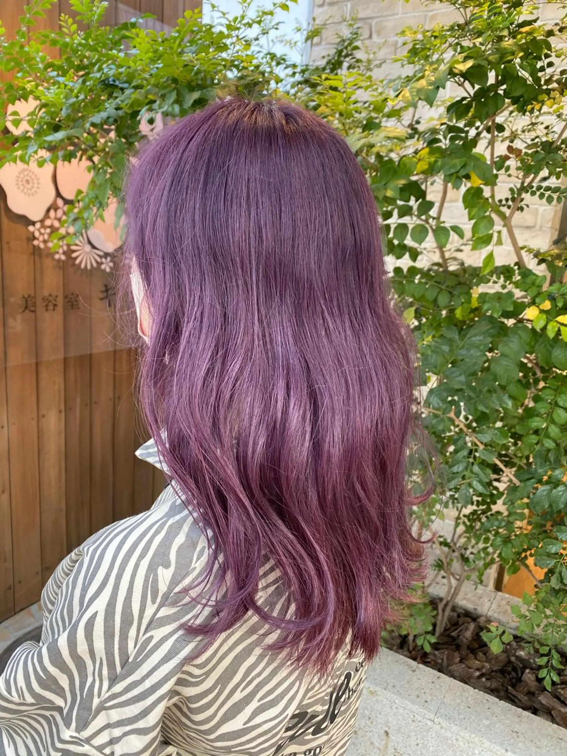 セミロング ハイトーンエフェクト ブリーチいち丸のヘアスタイル