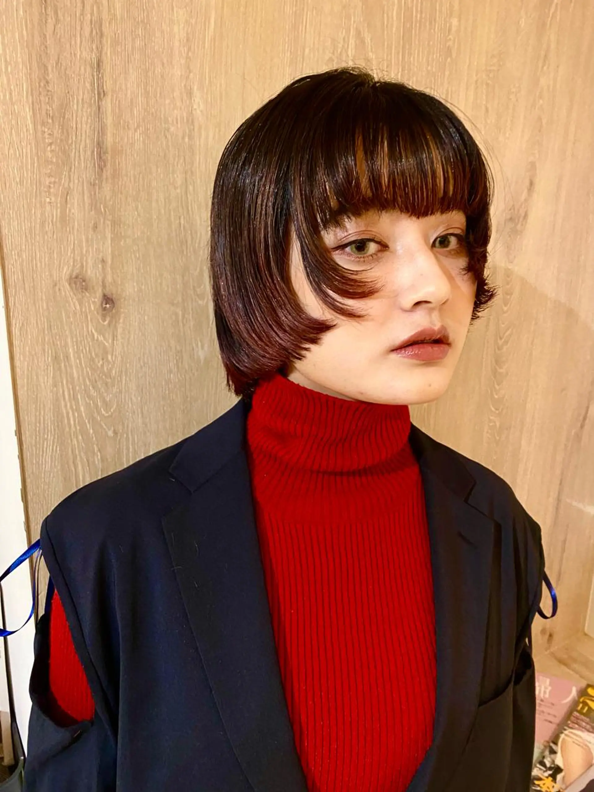 ショート カラー ボブ ワイドバング 増井 彩乃のヘアスタイル