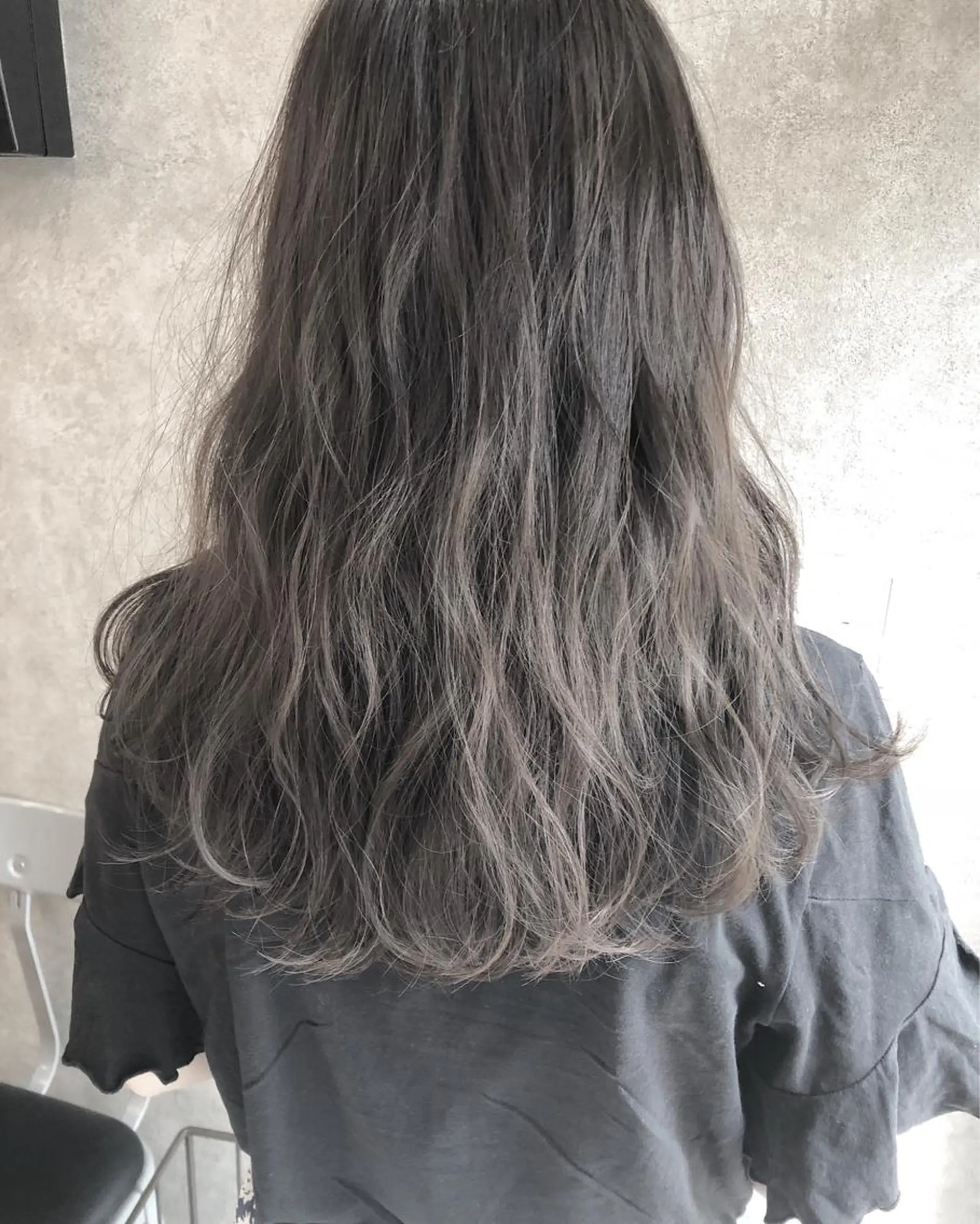 ロング カラー カット ヘアカラー トリートメント 顔周りレイヤー/韓国 ブリーチminamiのヘアスタイル