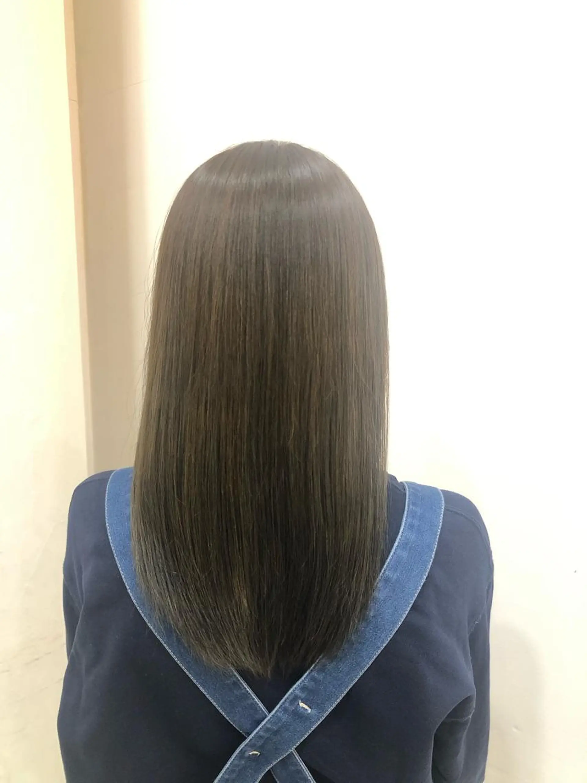 カラー 松原 愛莉のヘアスタイル