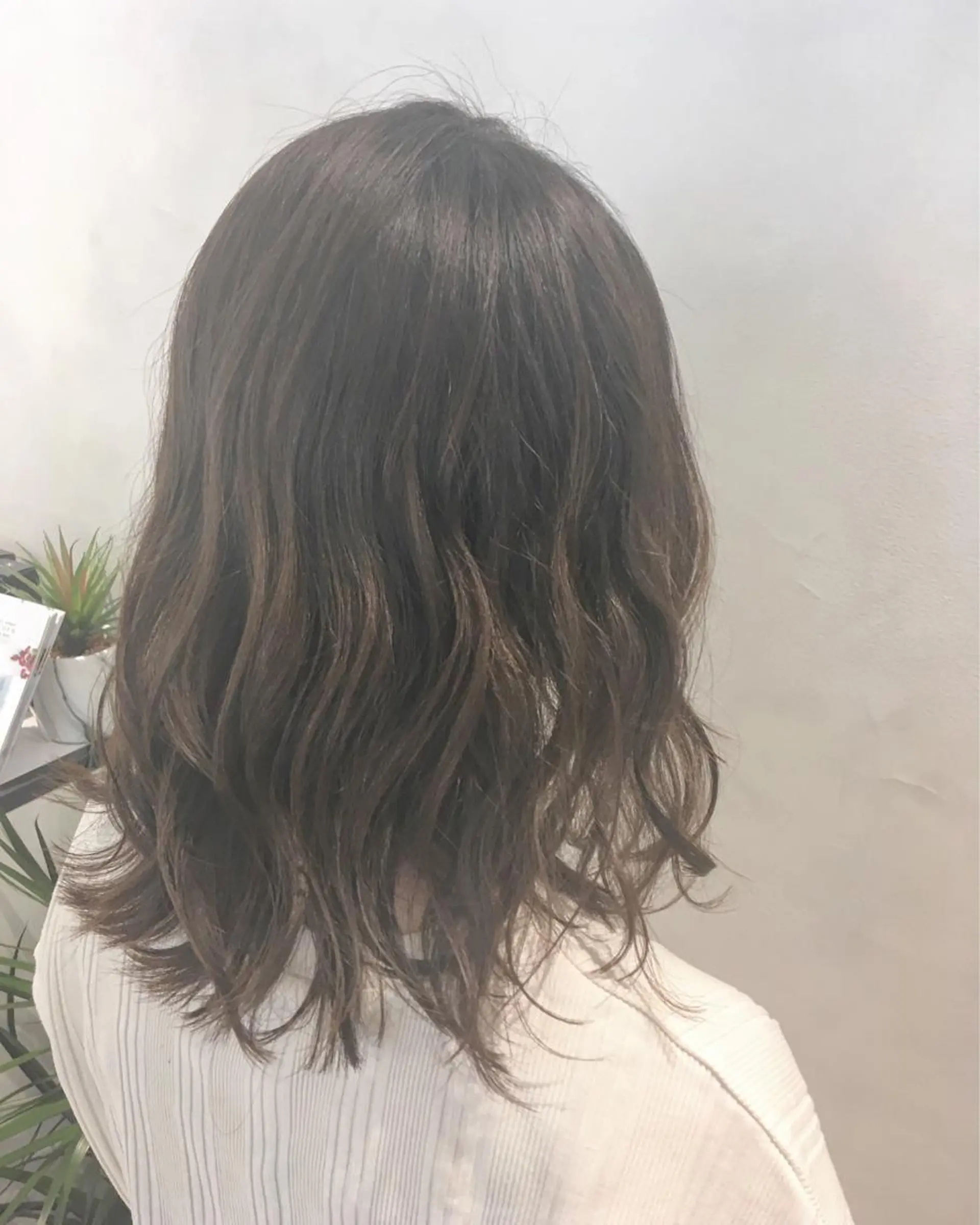 セミロング カラー ヘアアレンジ 透明感カラー 外国人風カラー エグチ アキラのヘアスタイル