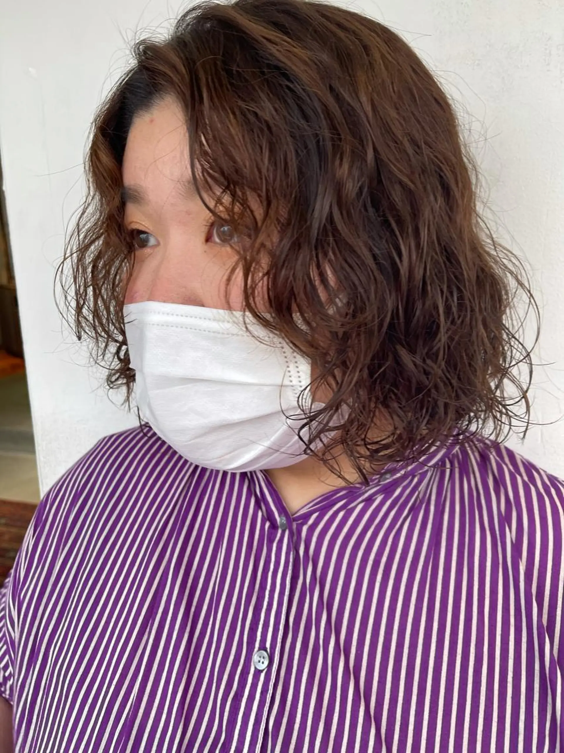 ショート パーマ カット ヘアカラー パーマ 💓パーマ，💗 レイヤーカットのヘアスタイル