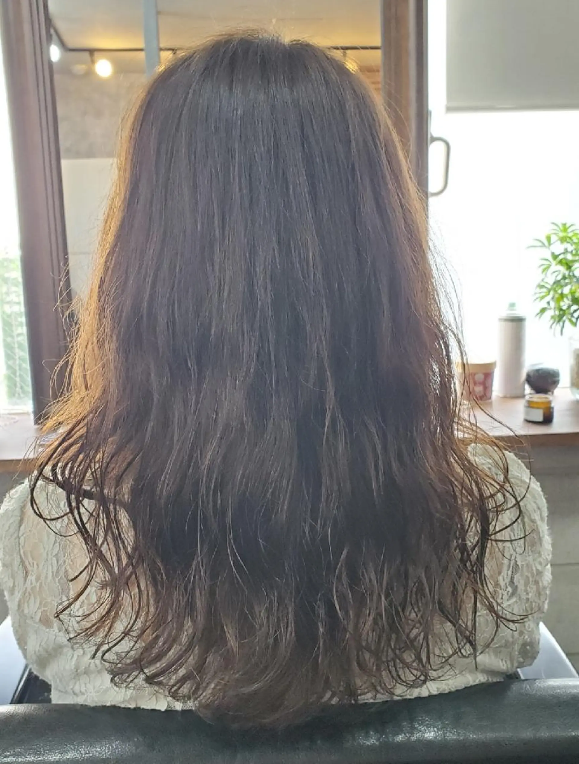 セミロング パーマ カラー セミロングパーマ アッシュ カット ヘアカラー トリートメント S. ERIのヘアスタイル