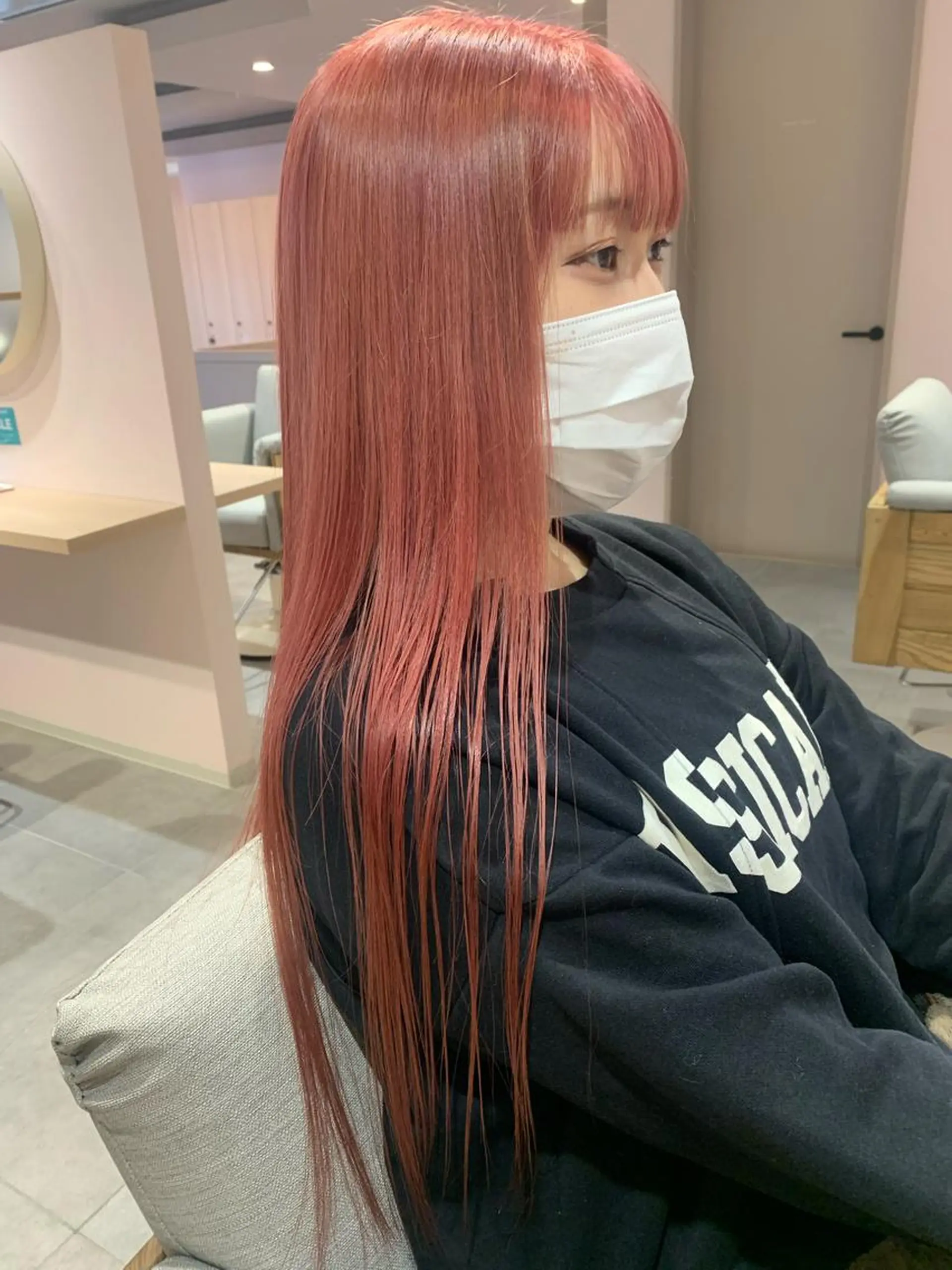 カラー ピンクカラー rio .のヘアスタイル