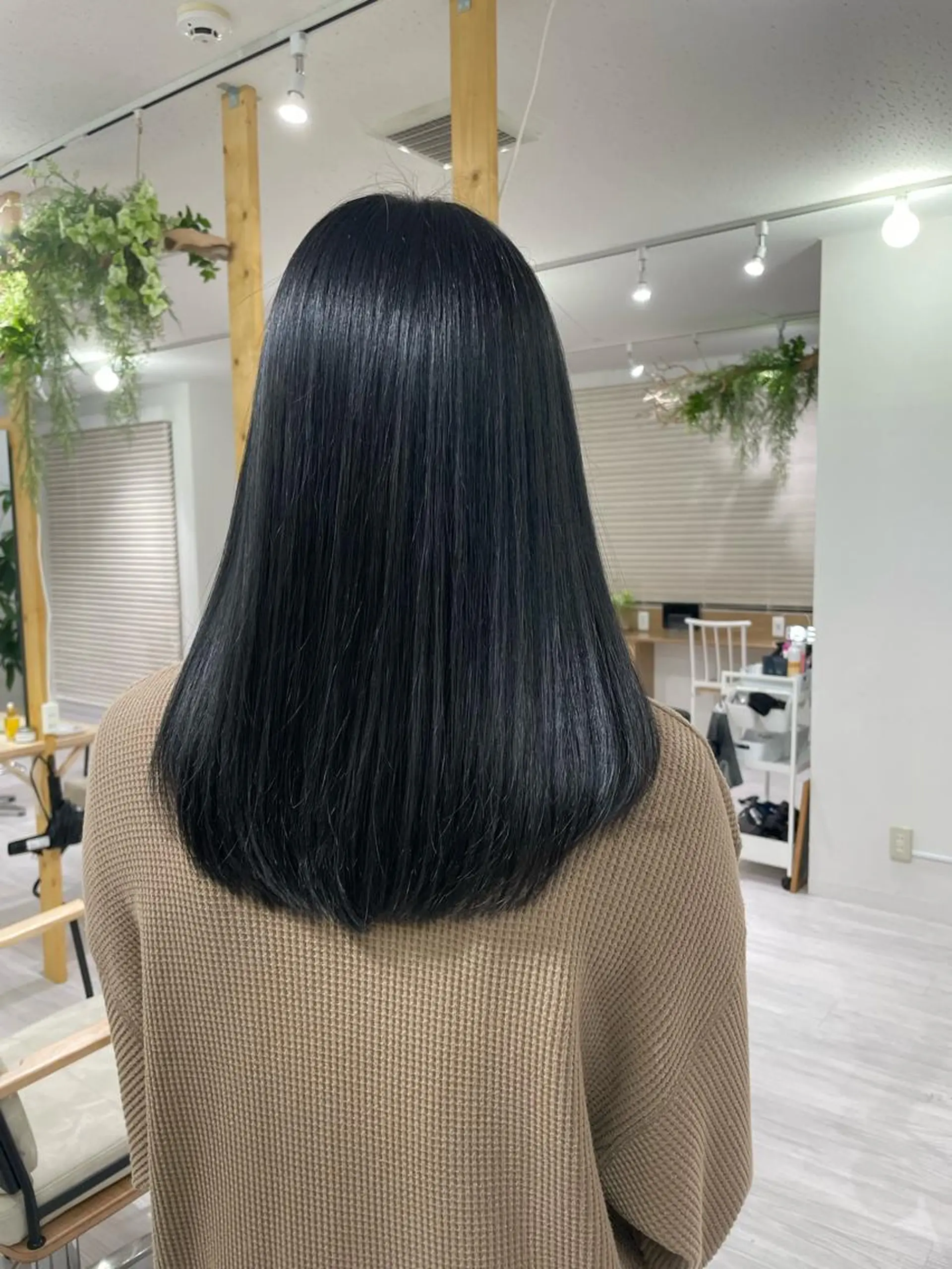 セミロング Nero✂︎ officialのヘアスタイル