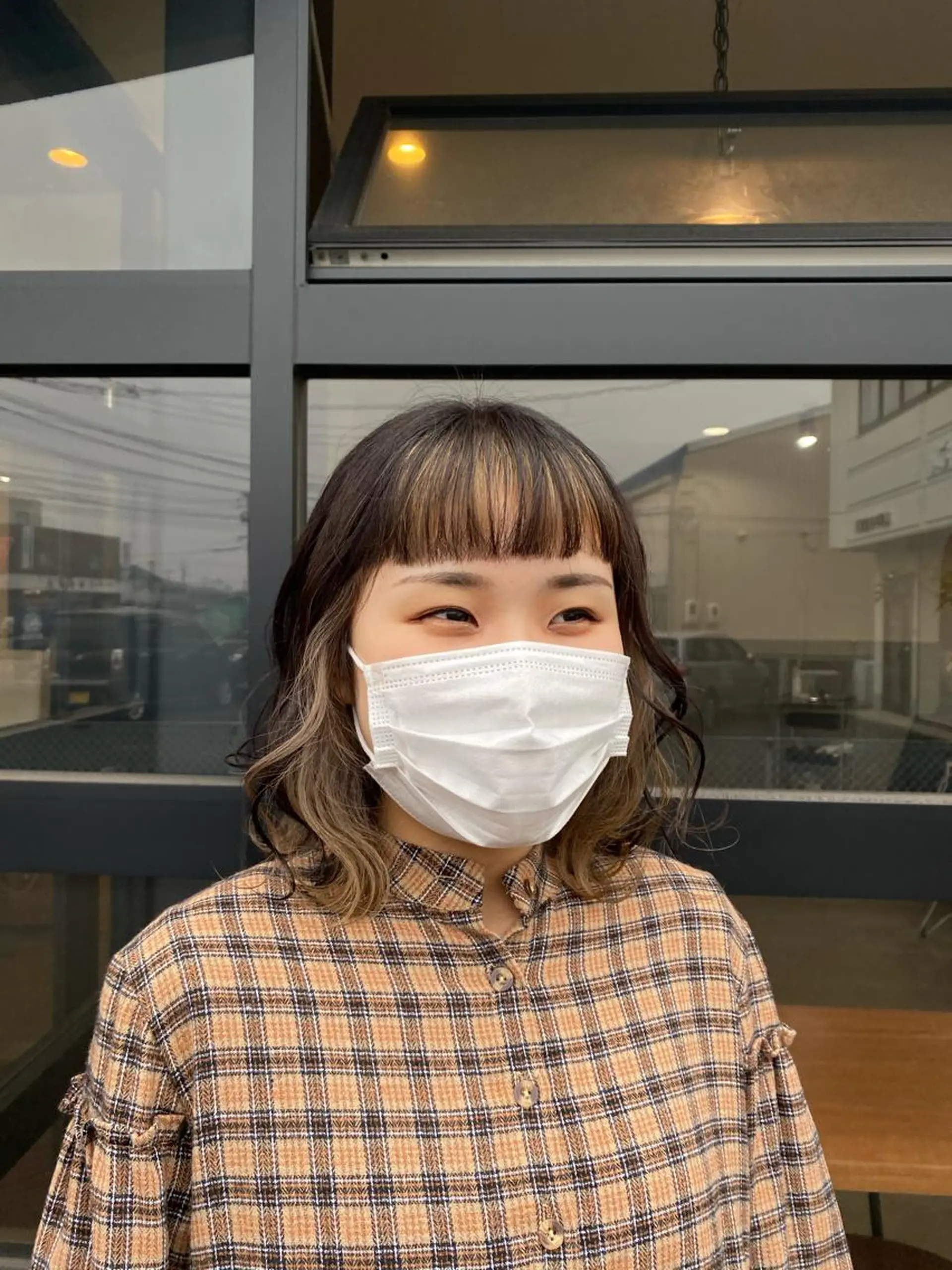 ミディアム maco 艶感ハイトーン🦋のヘアスタイル