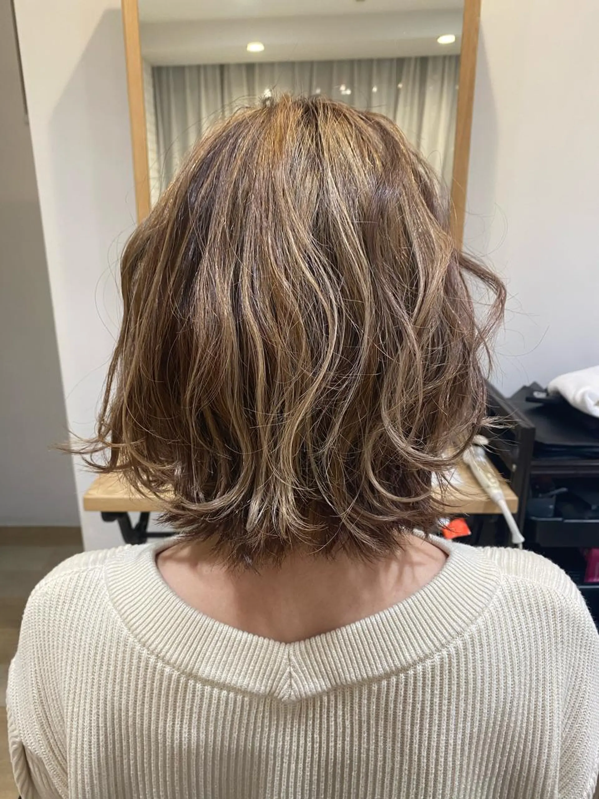 ミディアム ハイライト パーソナルカラー lapiax阿部のヘアスタイル