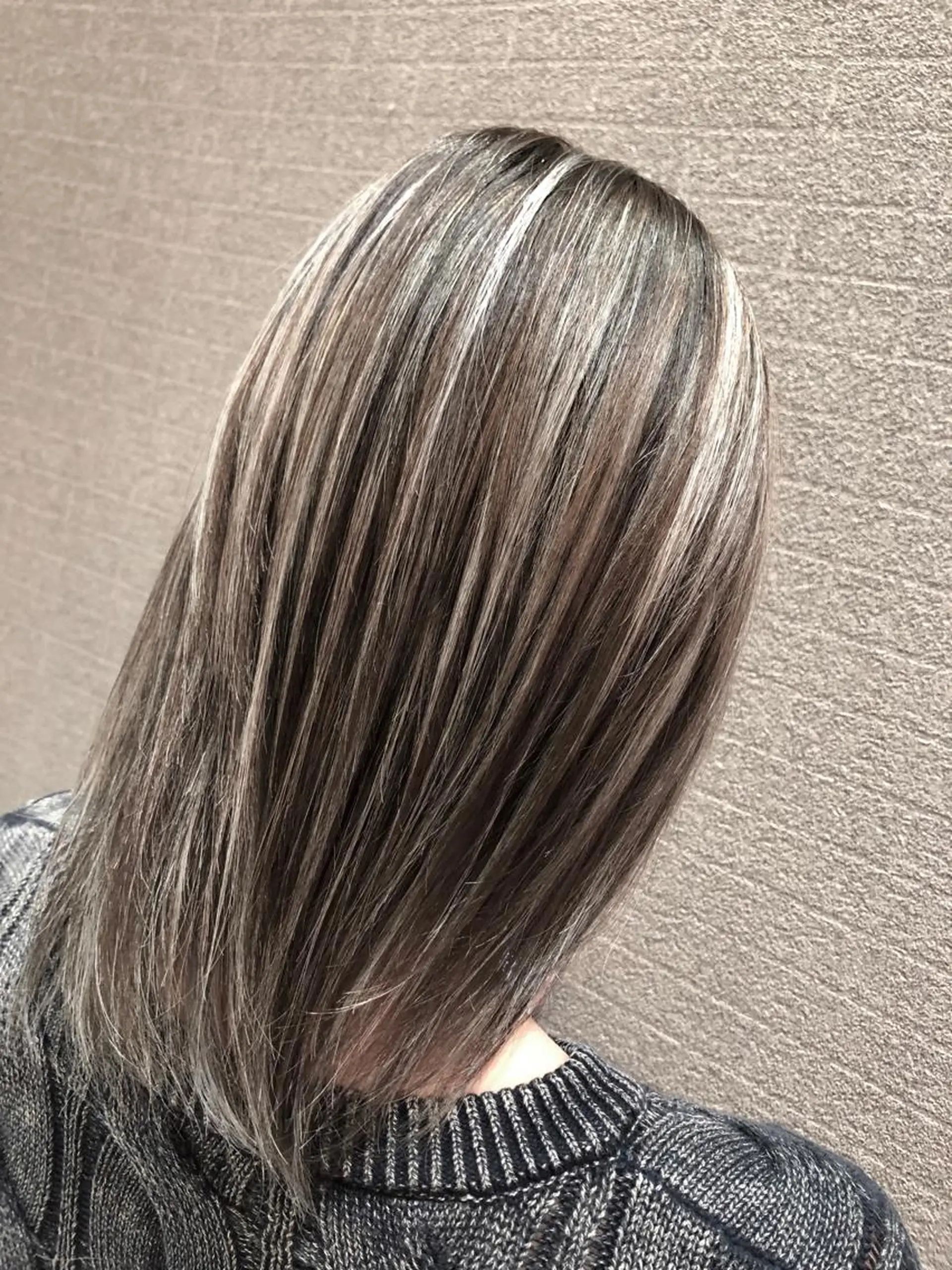 ミディアム NEO Beauty Salon所属・𝐍𝐄𝐎 𝐉𝐔𝐑𝐈のネイルデザイン