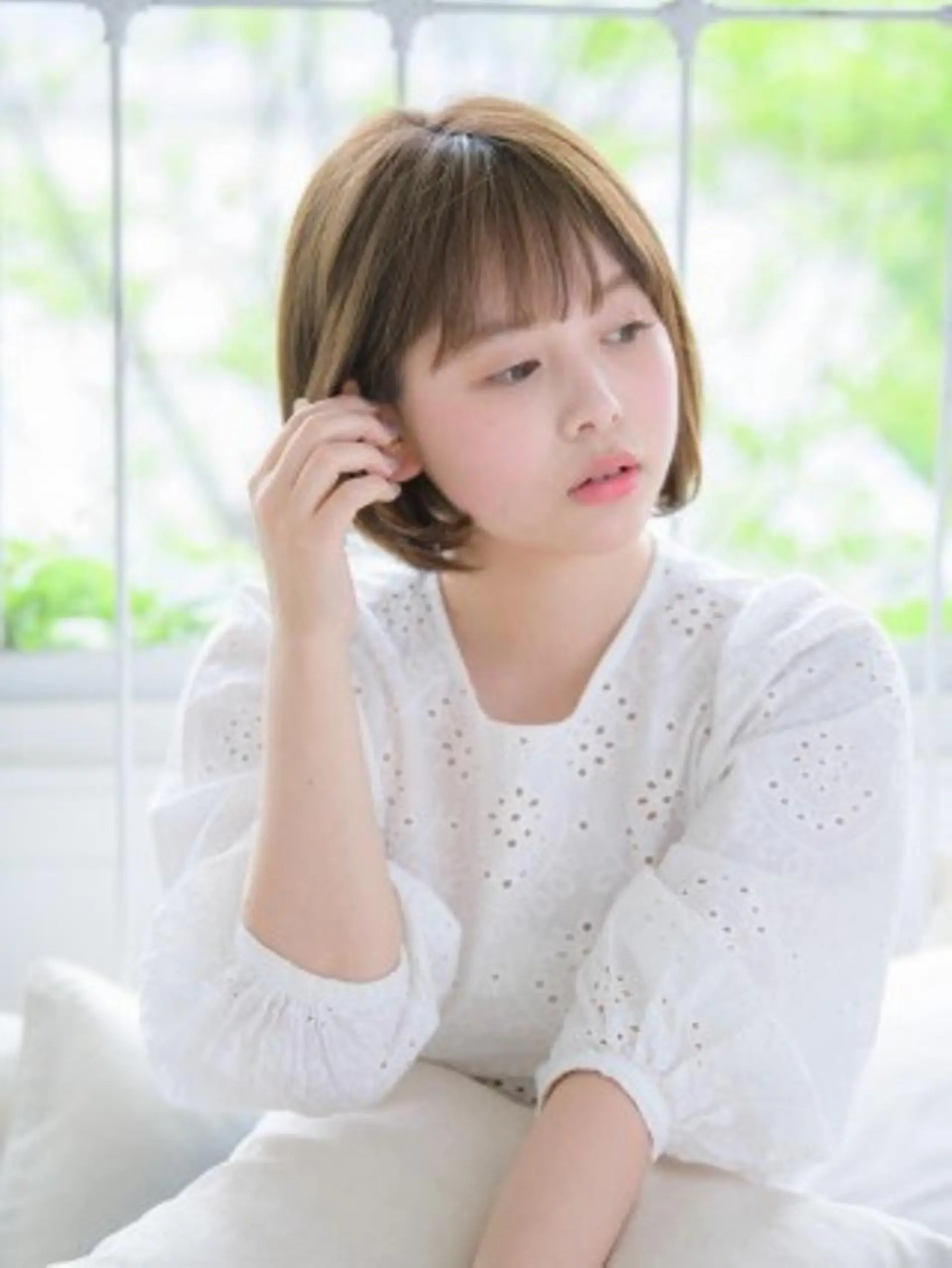 ミディアム 江原 彩華のヘアスタイル