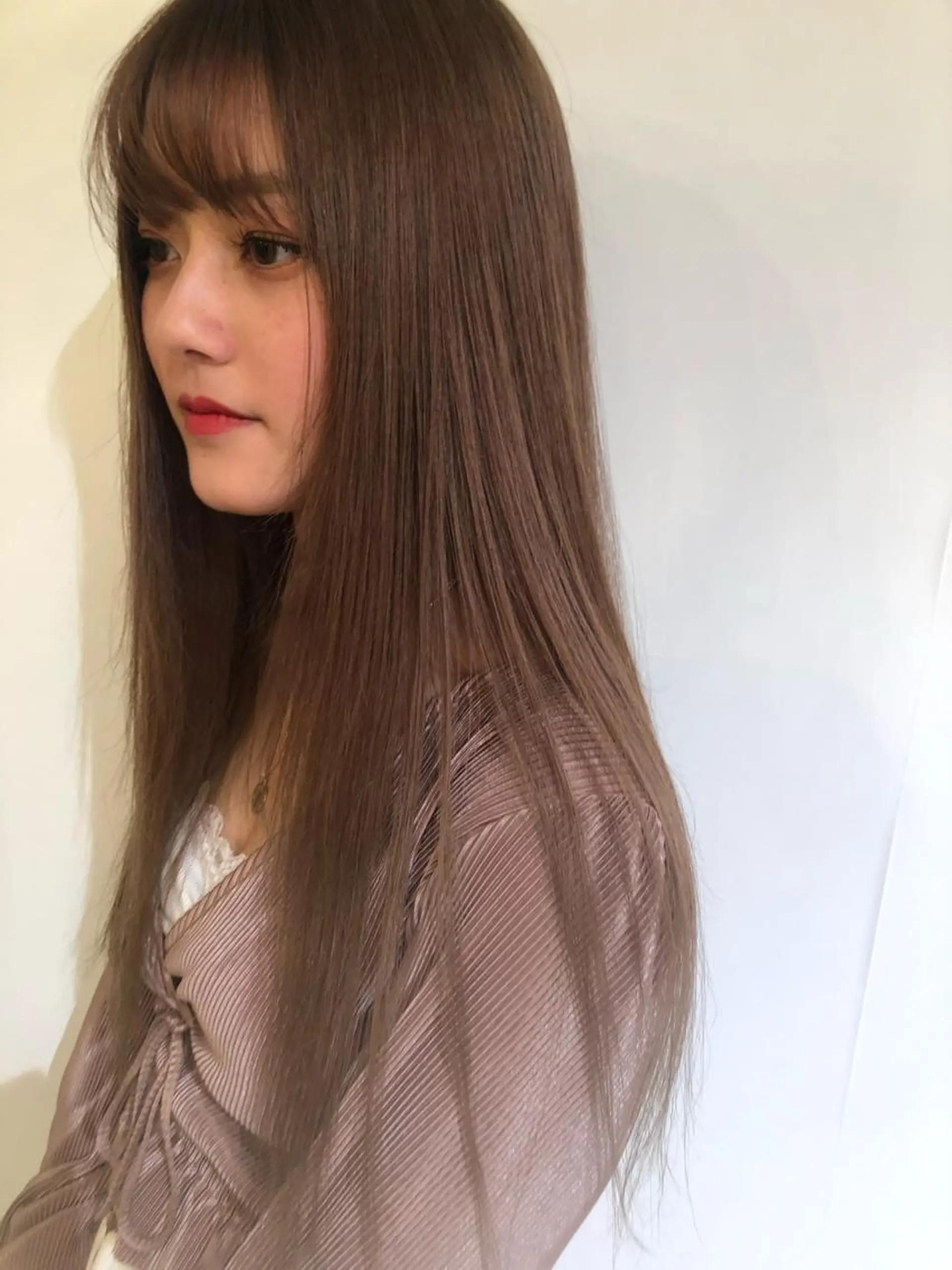 カラー ブリーチカラー🎀 韓国風/寺門美優のヘアスタイル