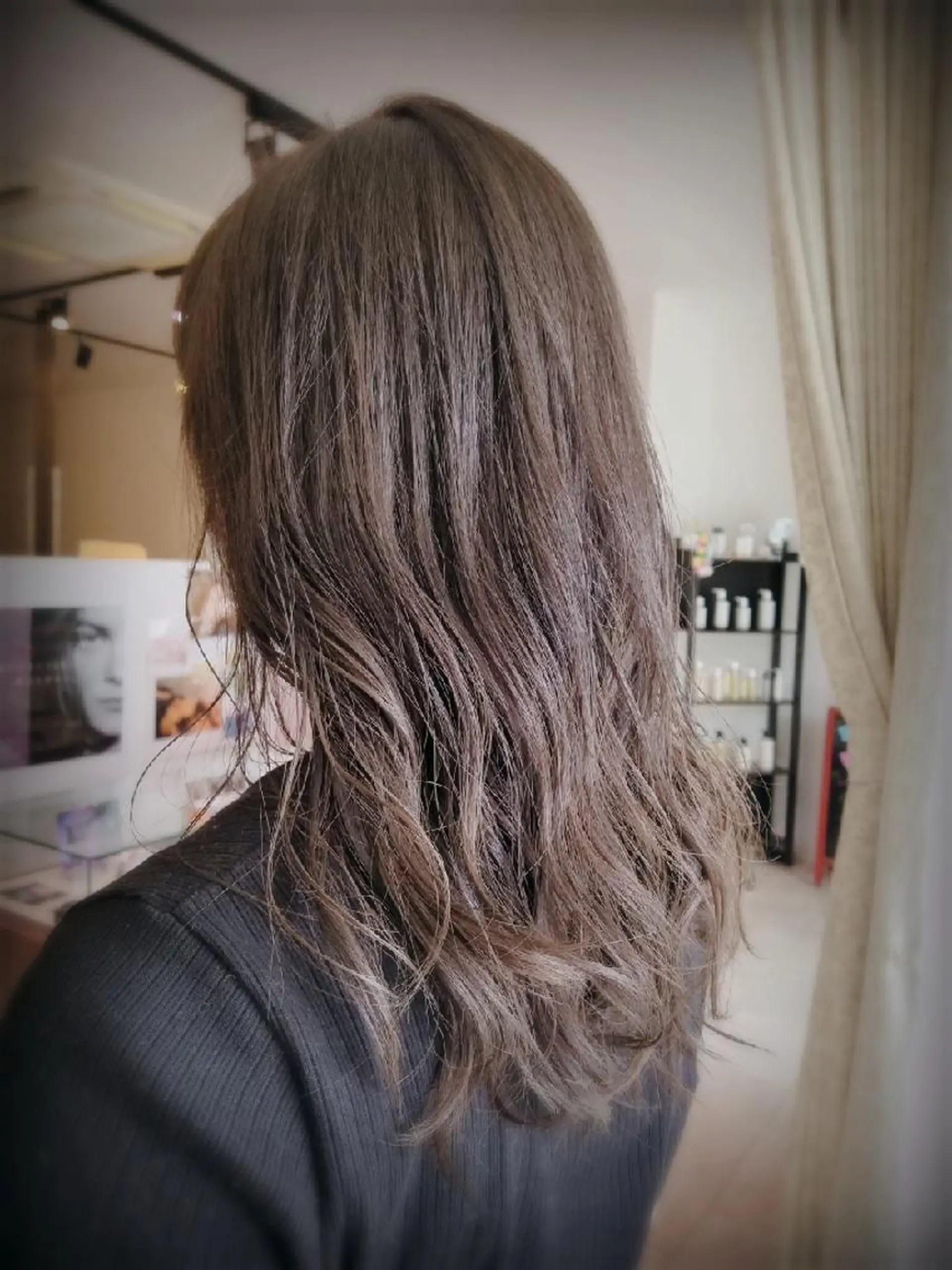 セミロング 坂本 純子のヘアスタイル