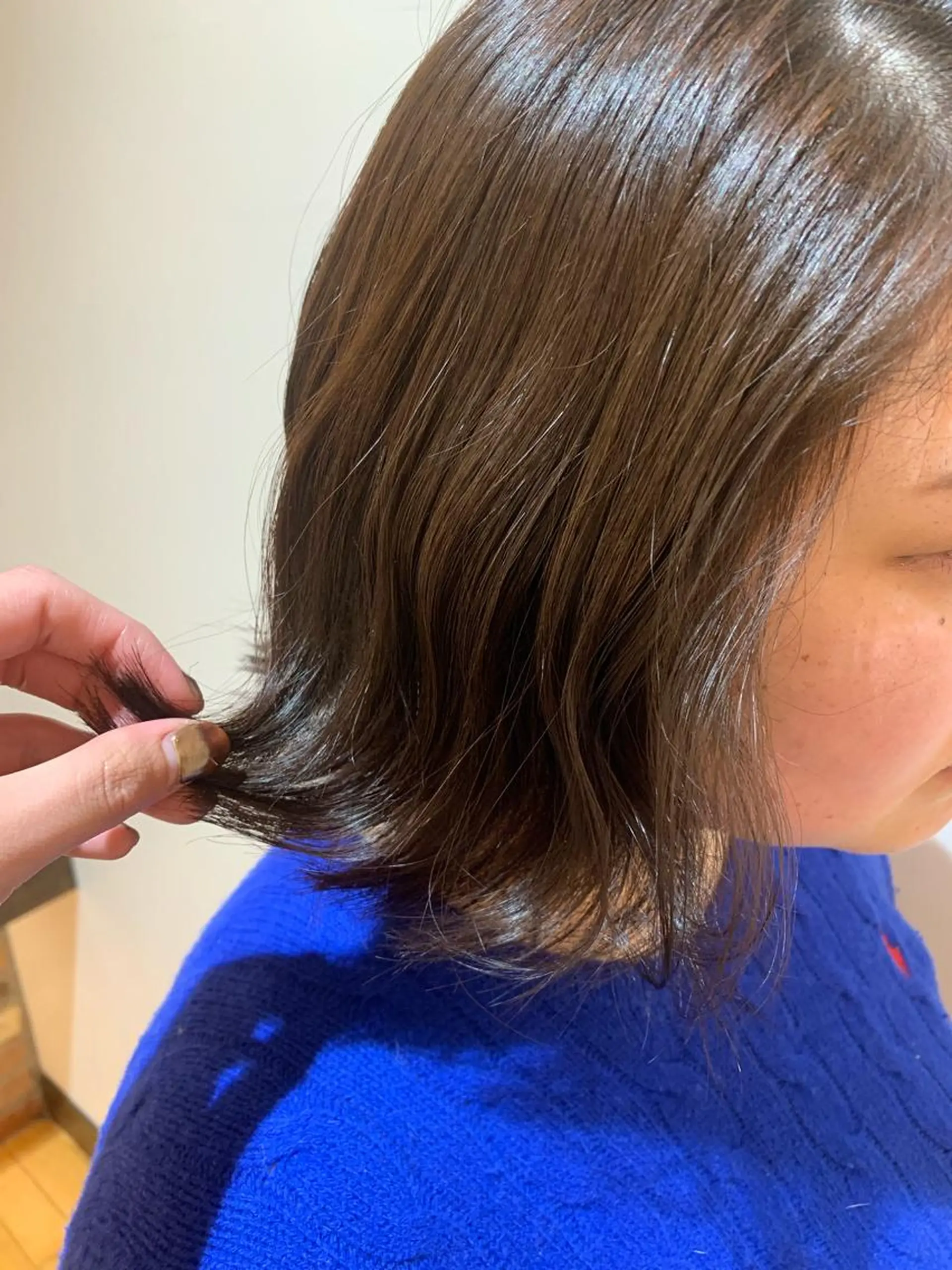 ミディアム カラー 齊藤 衣梨佳のヘアスタイル