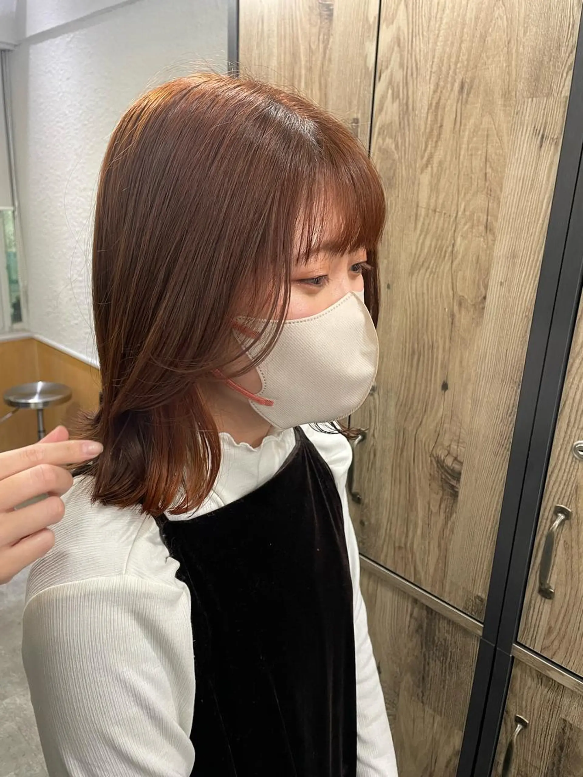 ミディアム カラー インナーカラー yui/ layer cutのヘアスタイル