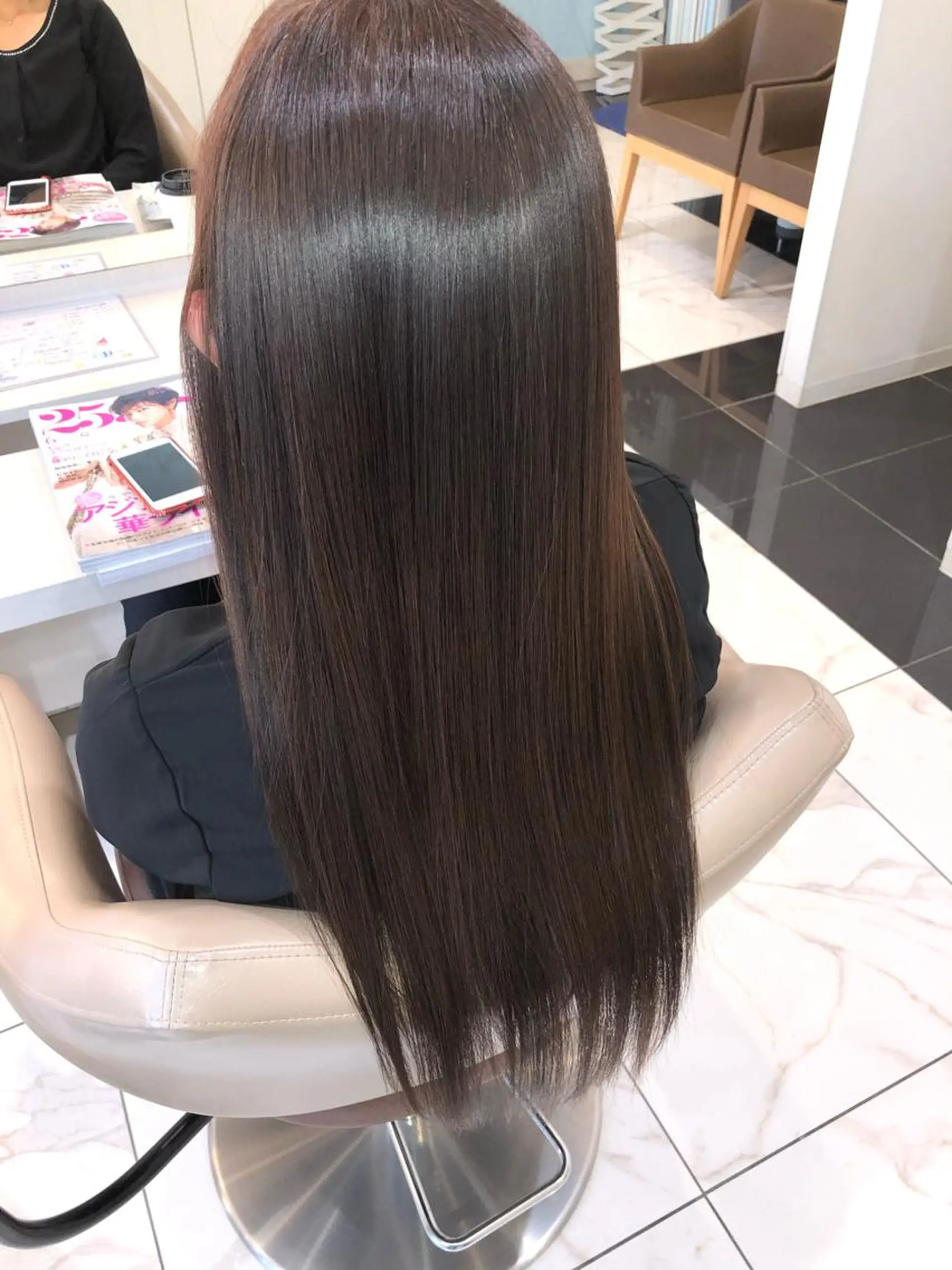 ロング カラー 髪質改善 安井 昴 💫ブリーチ縮毛矯正のヘアスタイル