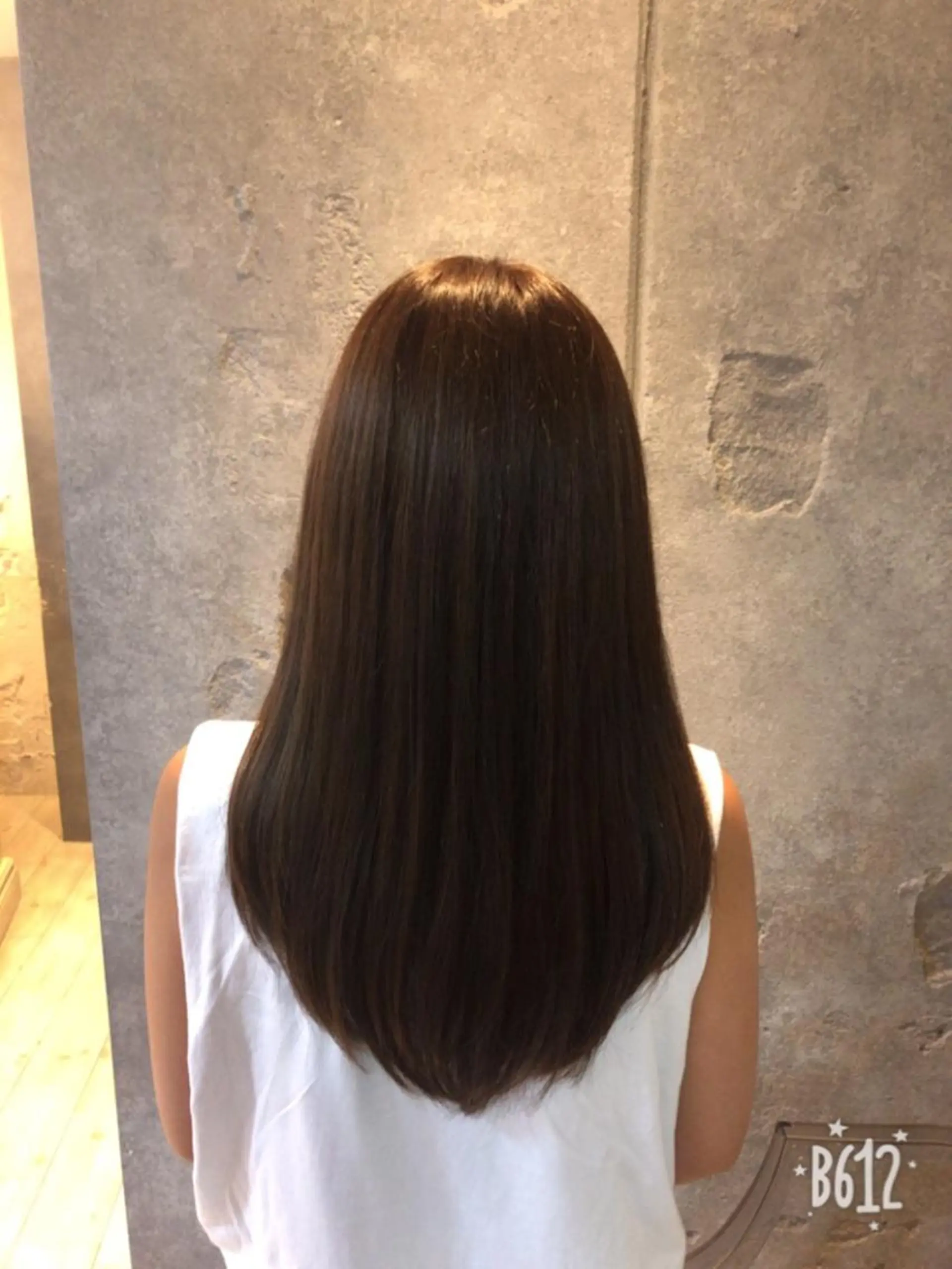 ロング アッシュ 大久保 遥日のヘアスタイル