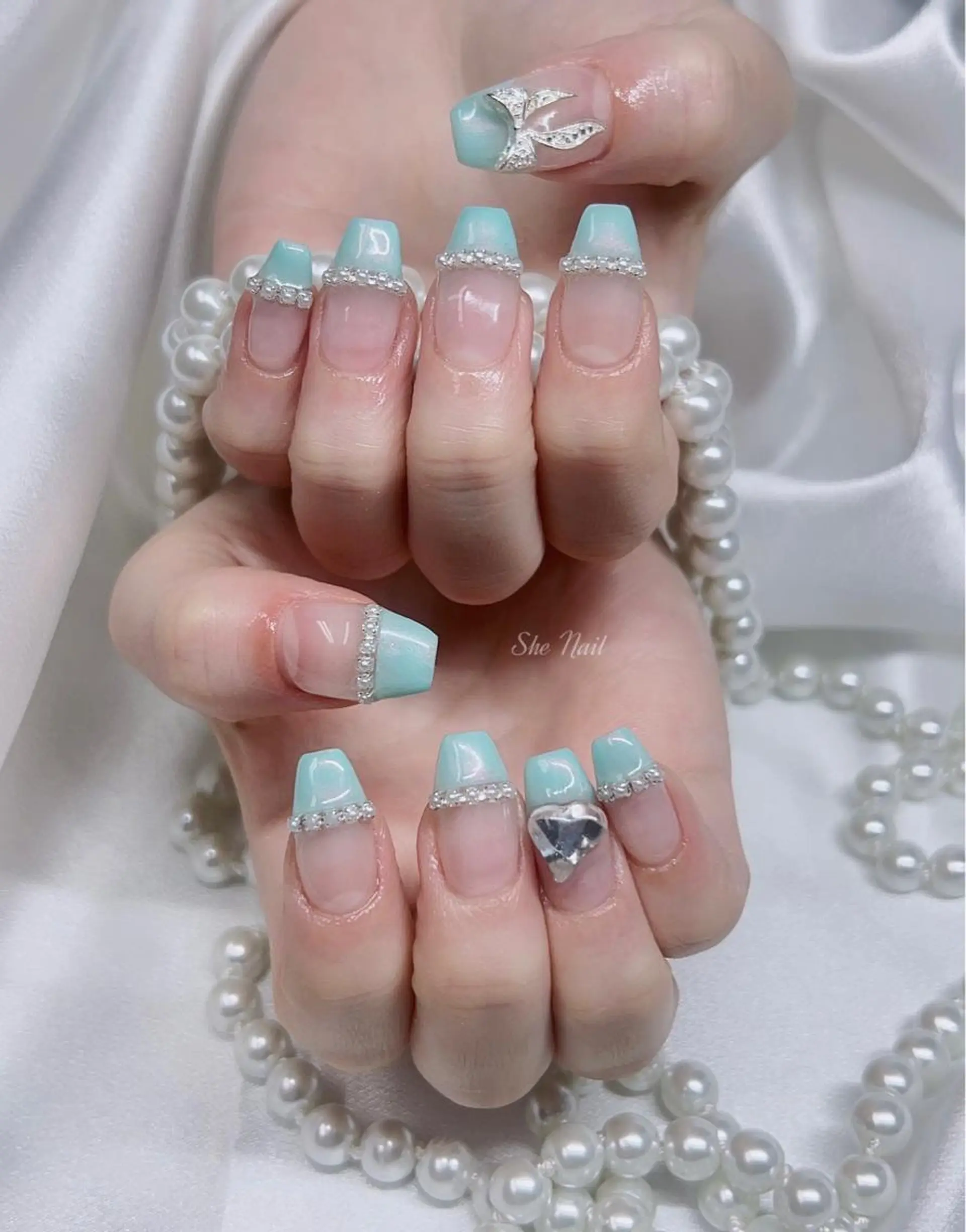 ネイル チークネイル 長さ出し フレンチネイル マグネットネイル 持ち込み ハンドネイル She   Nail所属・ISA_ BELLAのネイルデザイン