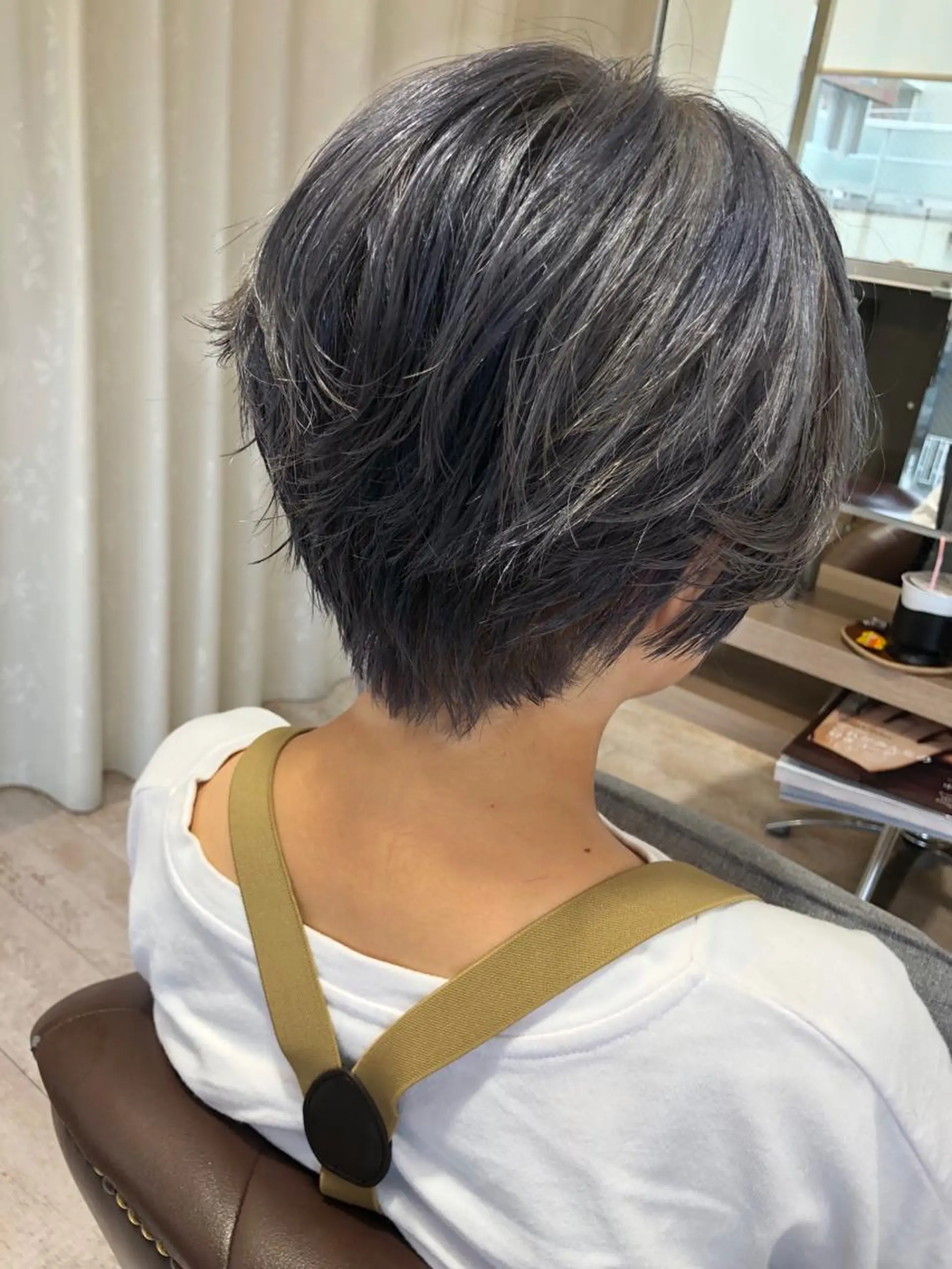 ショート カラー cherir髪質改善 パーソナルカラー診断のヘアスタイル