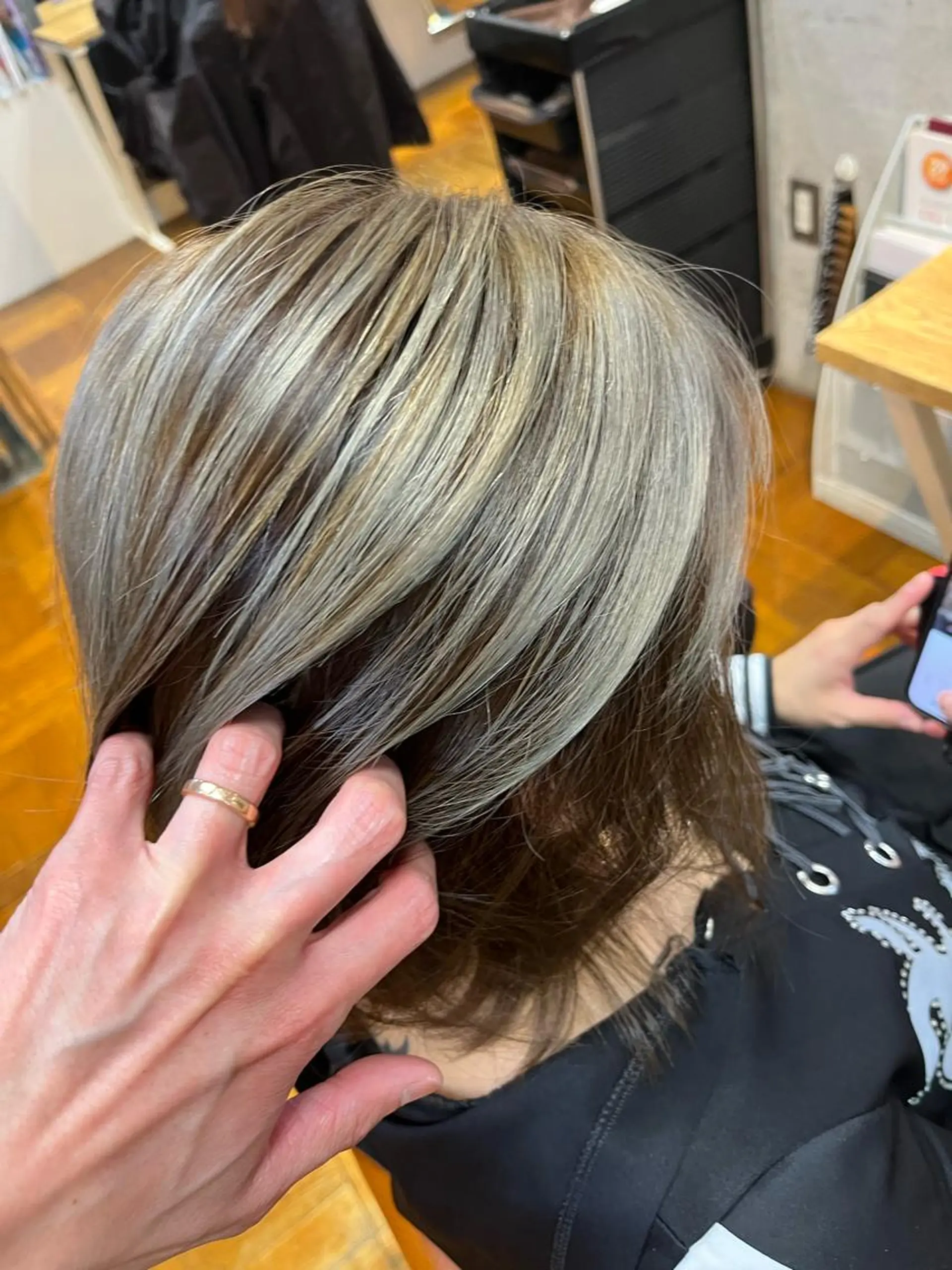 ショート ハイライト 髪質改善 🐶とっくんのヘアスタイル