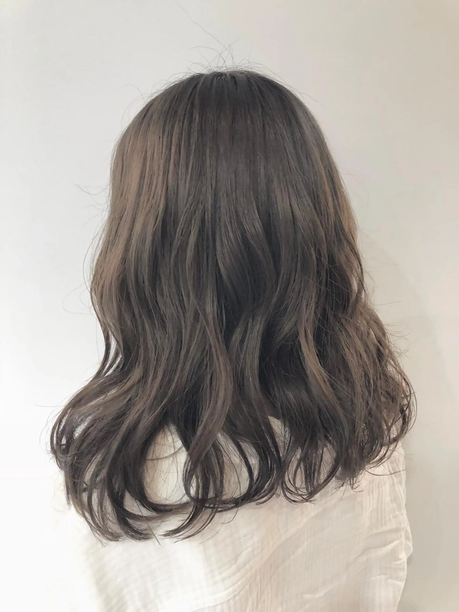 ミディアム カラー グレージュ 女性リピ90%🍨 🩷佐藤みずきのヘアスタイル