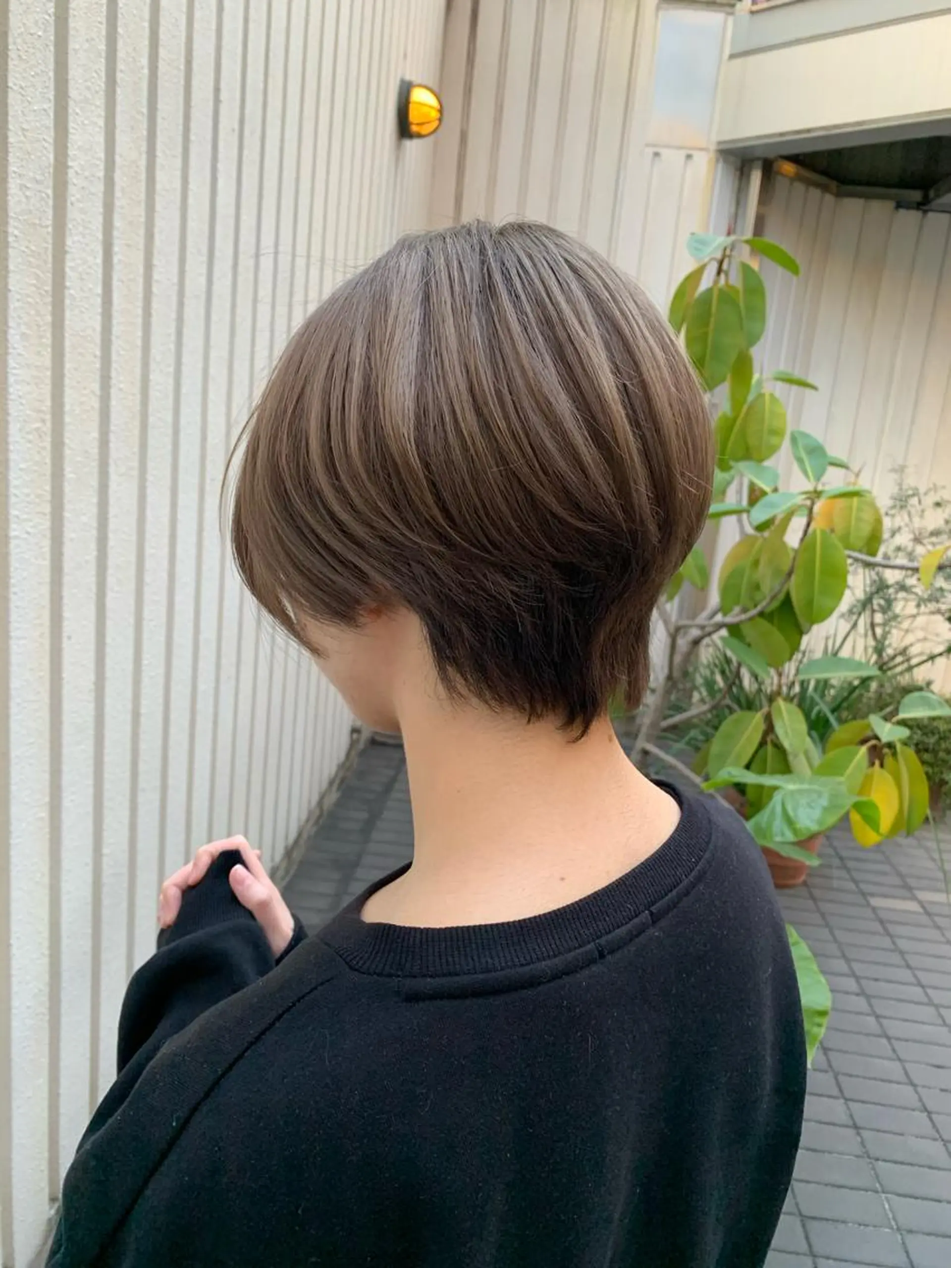 ショート カラー ブリーチ 藤田 竜成のヘアスタイル