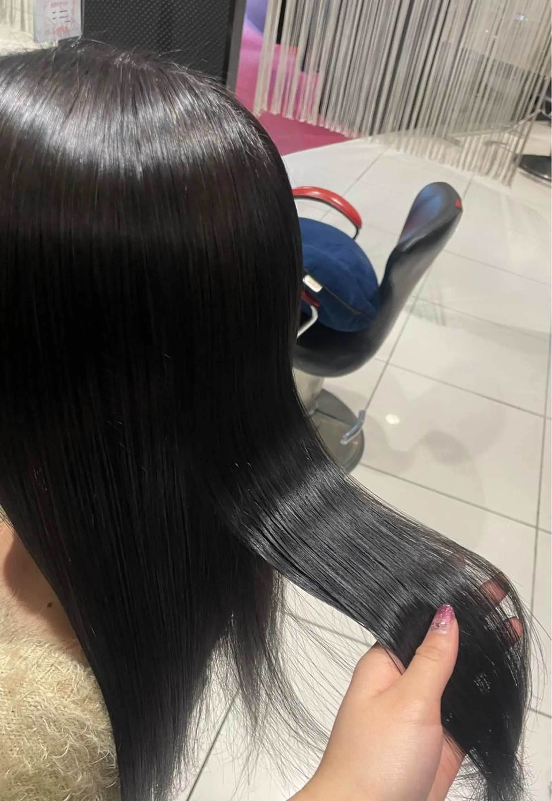 カラー ブルーカラー 松葉 小春のヘアスタイル