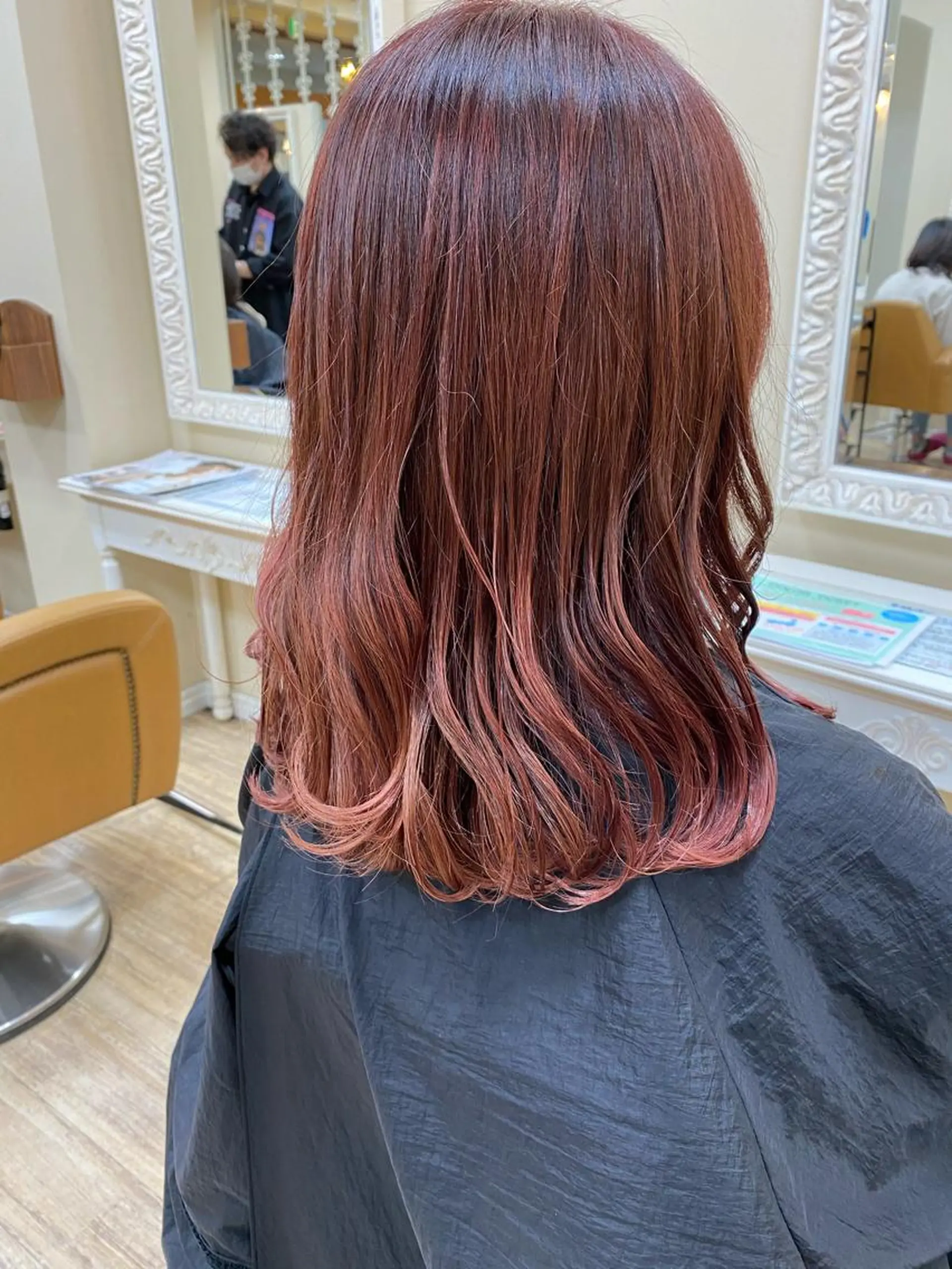 カラー SALOWIN栄 高須大貴のヘアスタイル