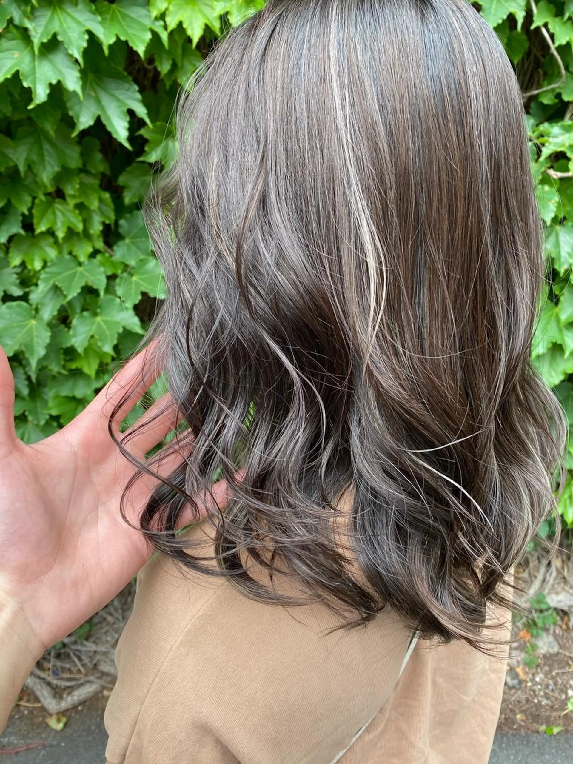 ロング カラー 透明感カラー ハイライトカラー ハイライト 🌈8月末までシャ イン輝きハイトーン✨のヘアスタイル