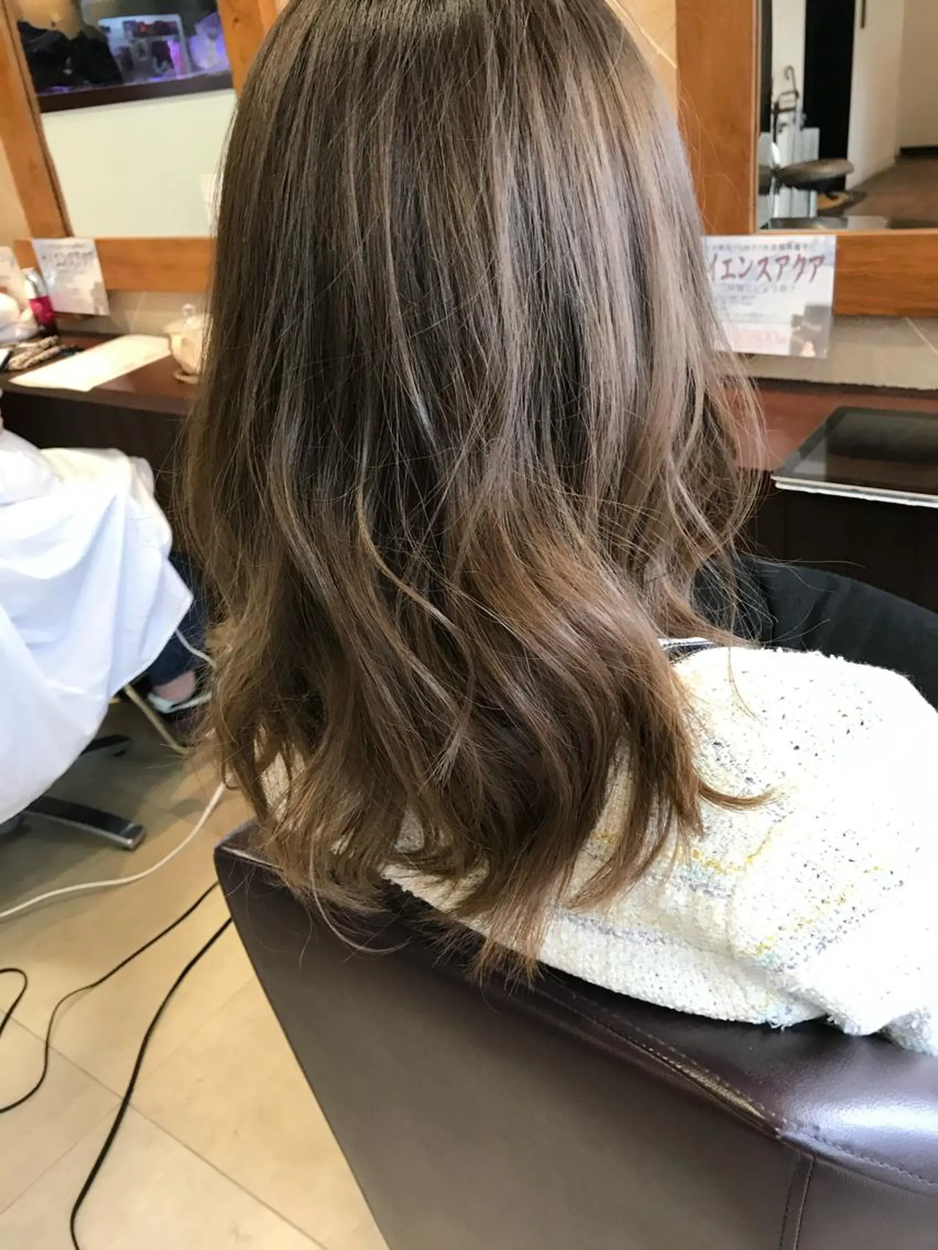 ミディアム カラー カット パーマ 美容師歴18年 ALBA 齊藤のヘアスタイル