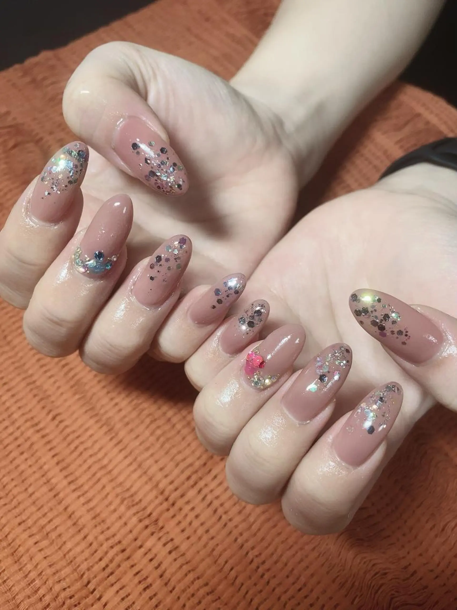 ネイル アートネイル 長さ出し ジェルネイル キラキラネイル ニュアンスネイル 艶々の美爪を〜 【リリアーナ】のネイルデザイン