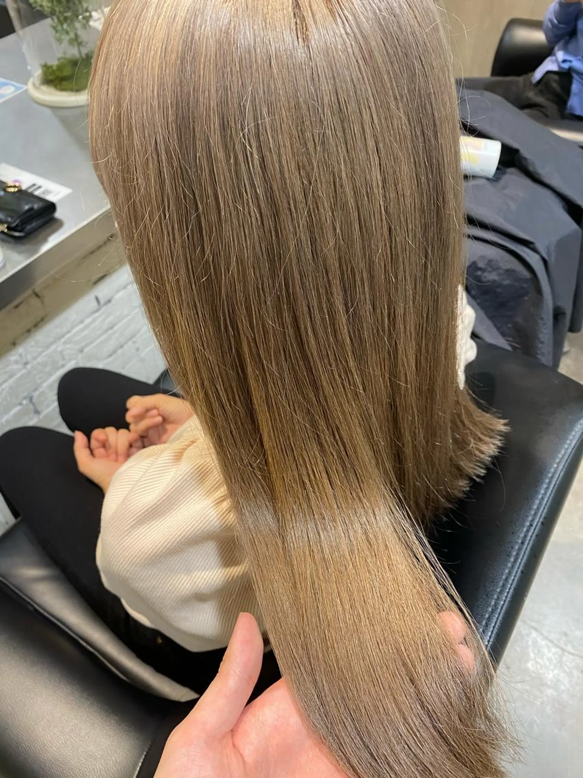 カラー 前田 輝のヘアスタイル