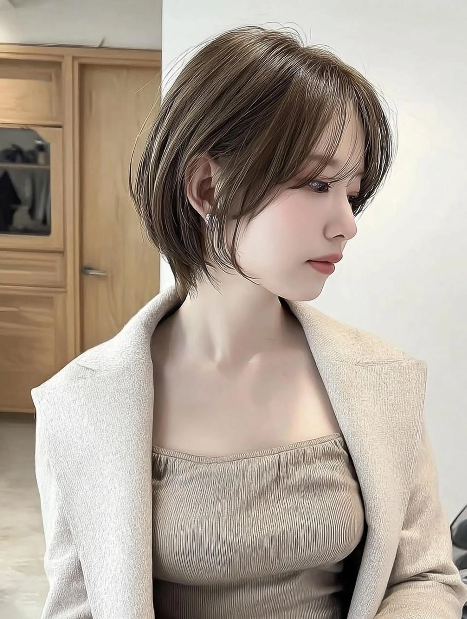 ミディアム 砂澤 瞳のヘアスタイル