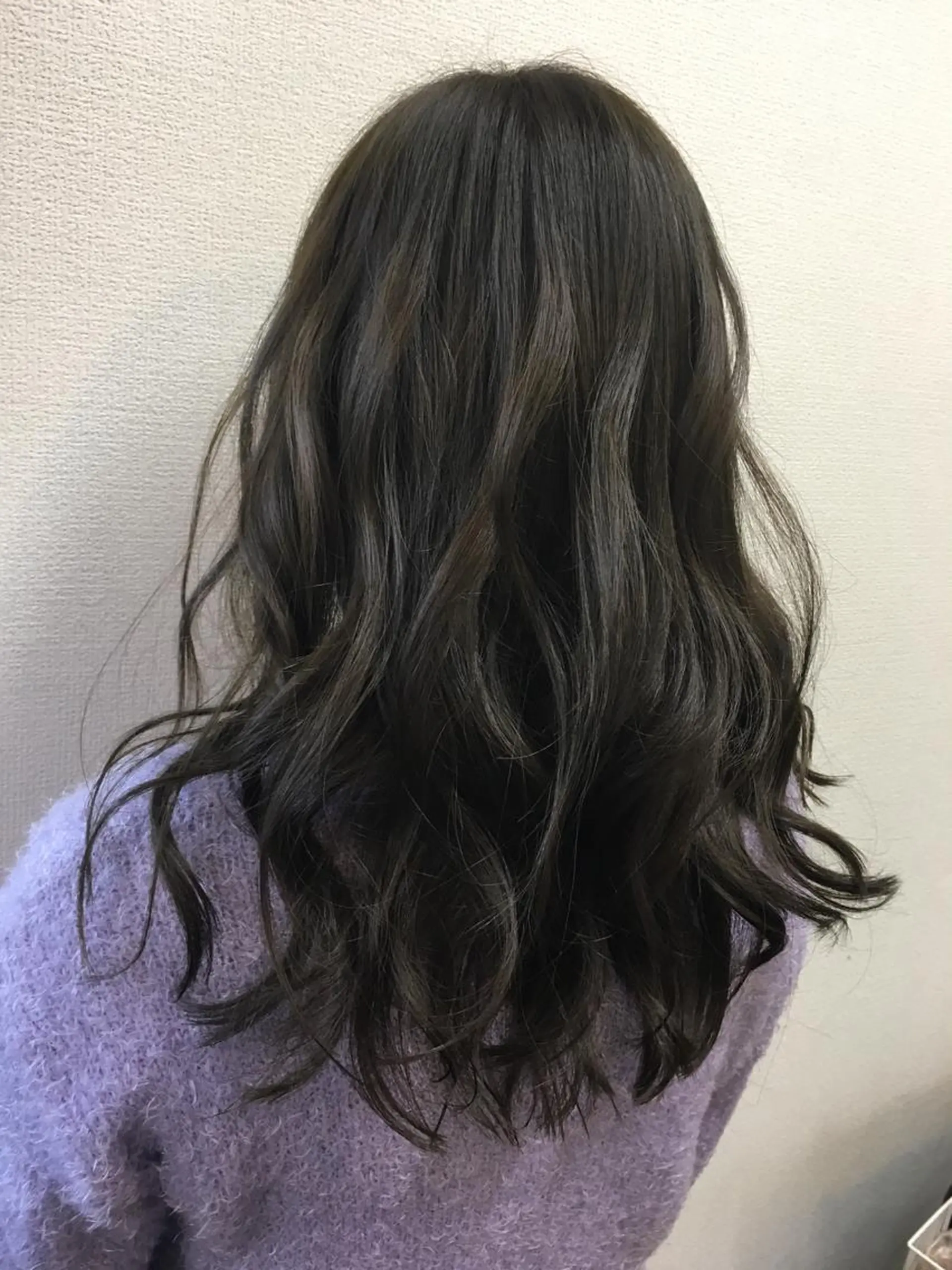 セミロング カラー SHIORI💜口コ ミNo.1艶カラーのヘアスタイル