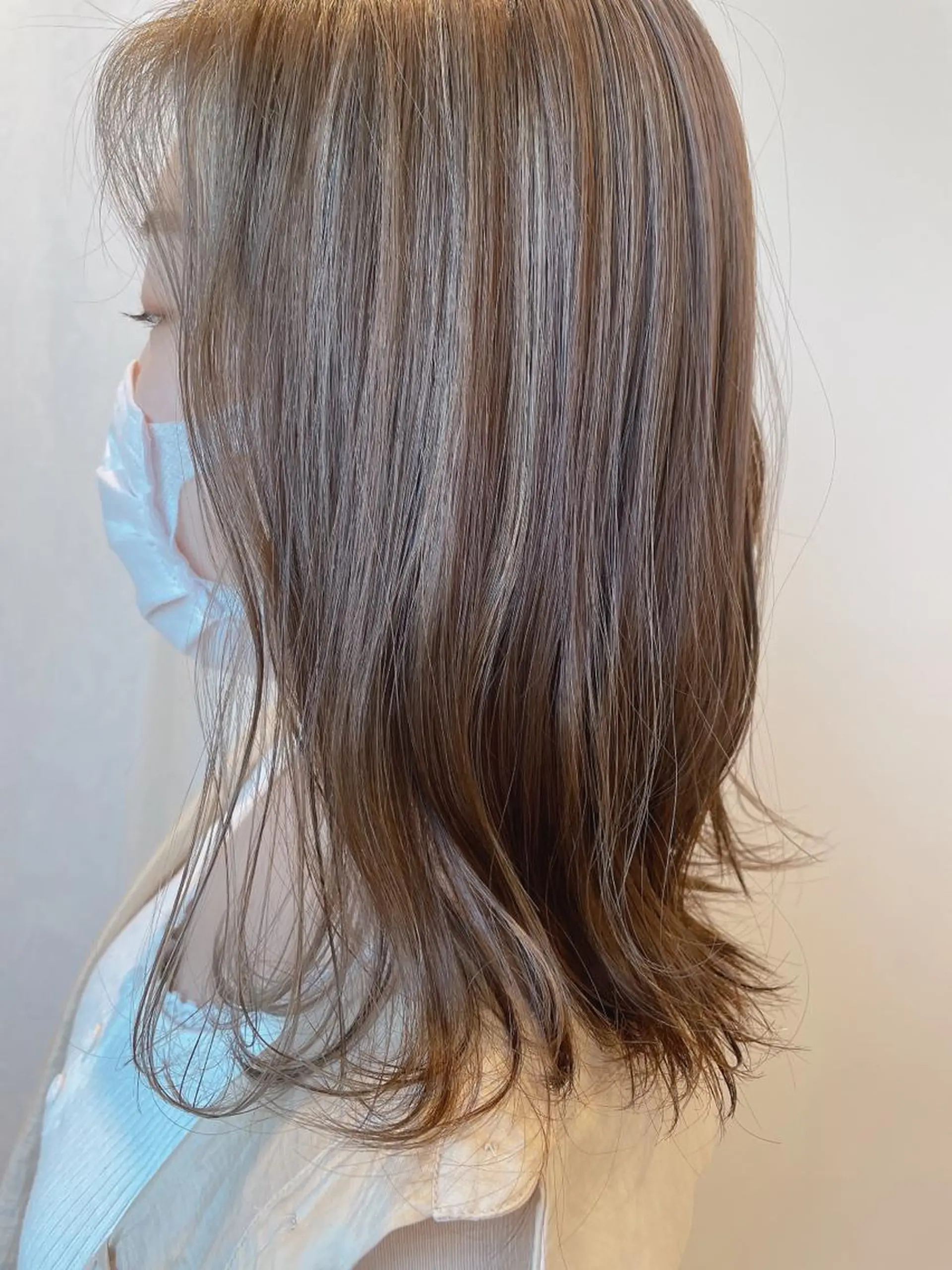 カラー ベージュカラー 透明感カラー ハイライトカラー ハイトーンカラー ハイトーンベージュ 三村 桜生のヘアスタイル