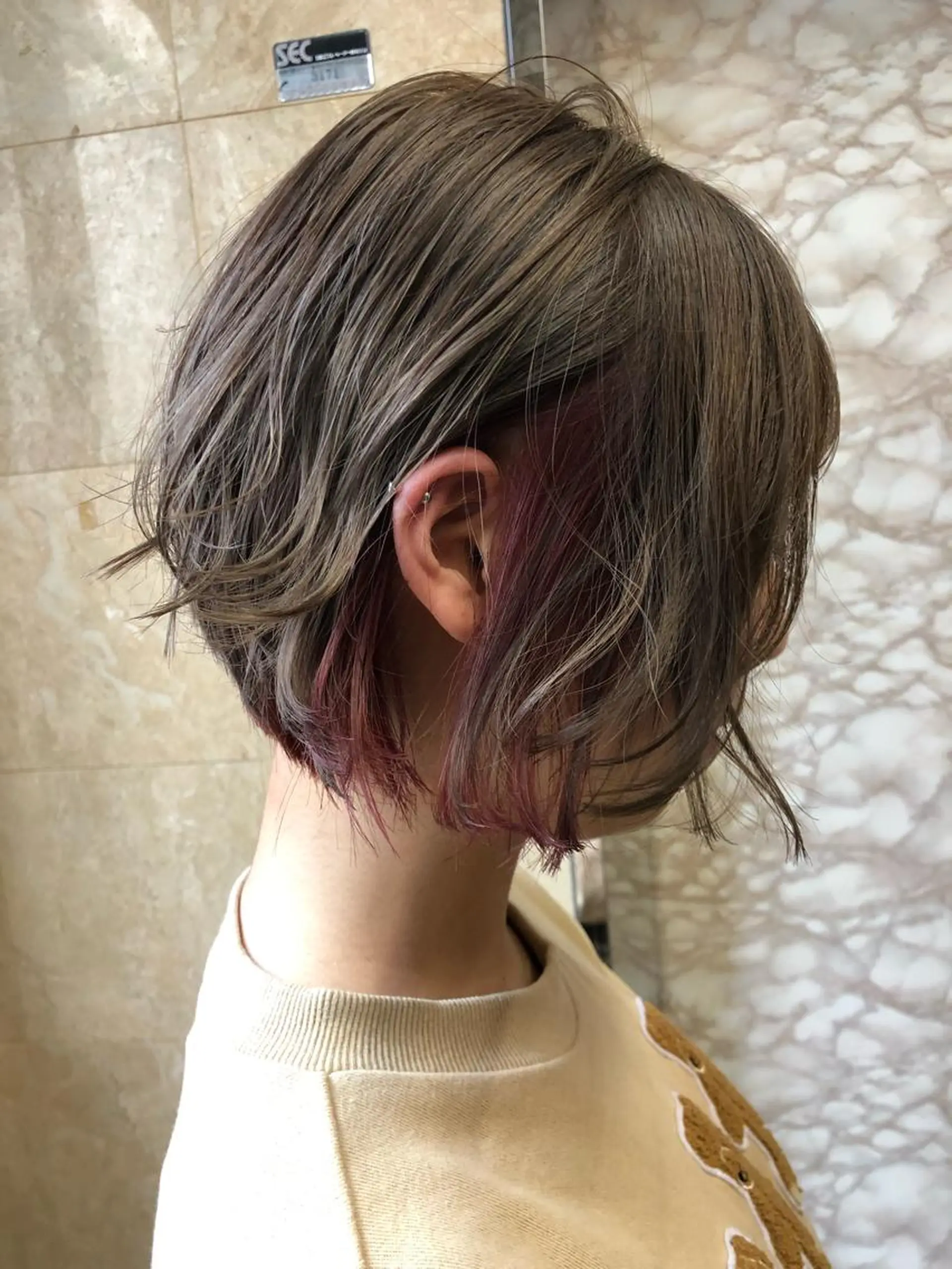 ショート カラー パーマ ヘアアレンジ メンズ ピンクカラー カット ヘアカラー トリートメント TOMO GEEKS代表のヘアスタイル