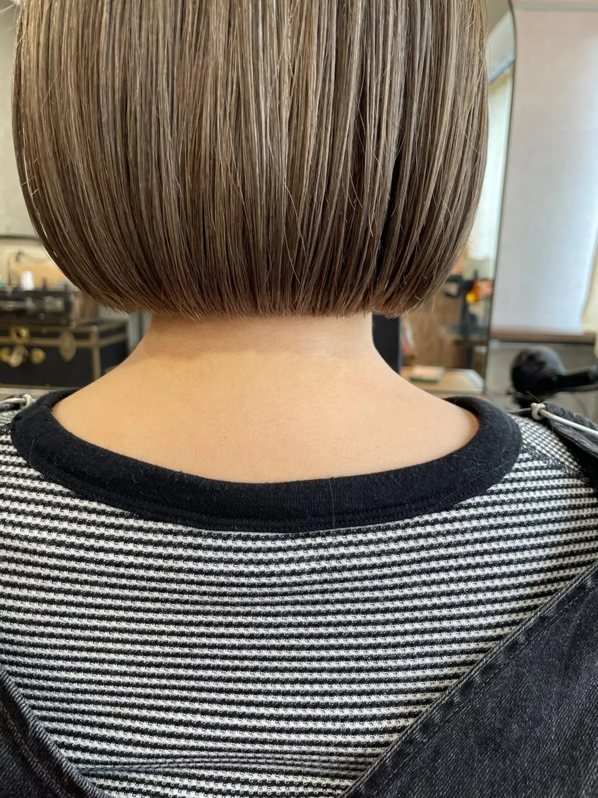 ミディアム ボブ カット ヘアカラー トリートメント さの あやねのヘアスタイル