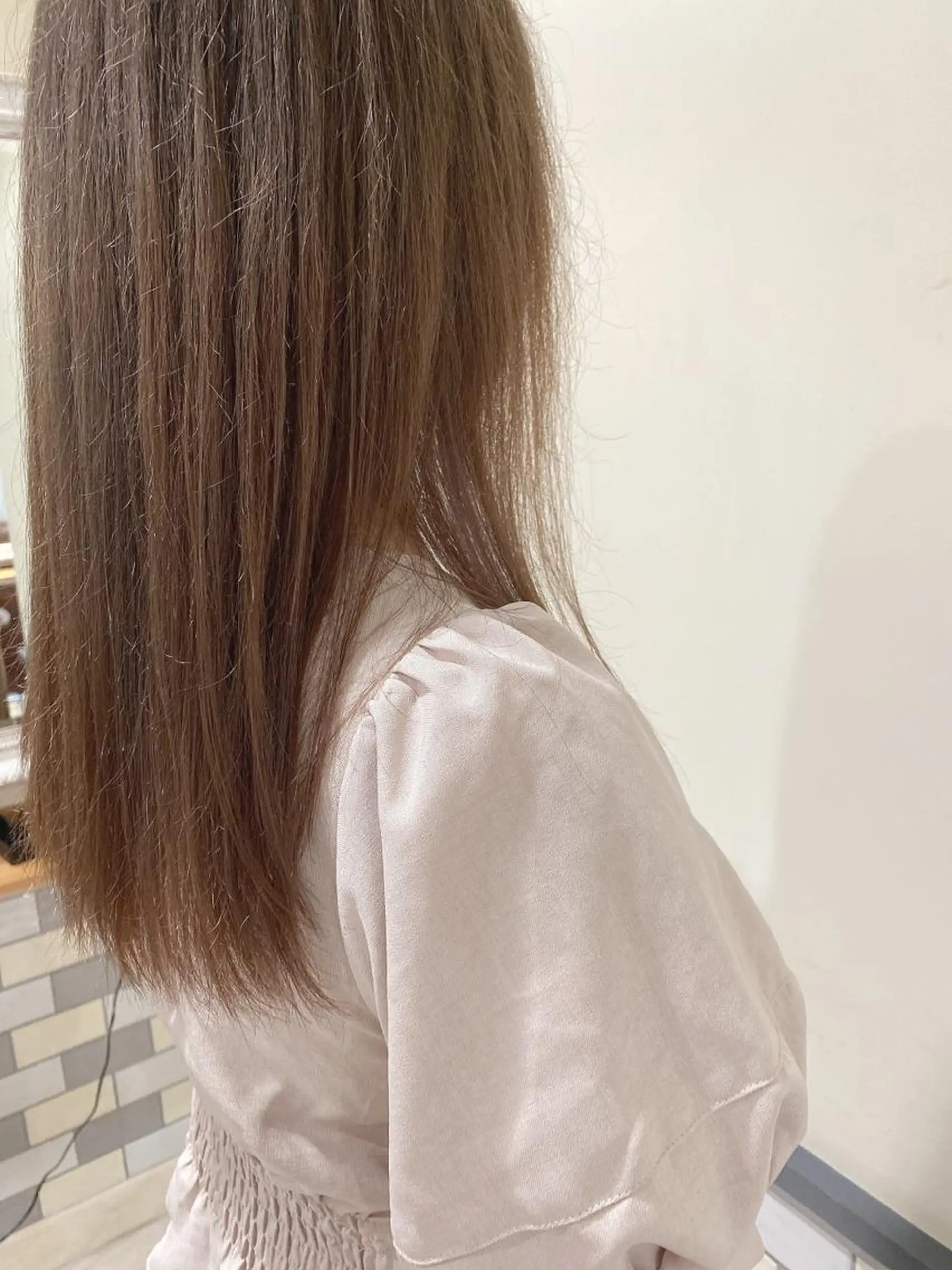 セミロング カラー グレージュ ✳︎SERA✳︎ 平日のみご案内の眉毛・アイブロウイメージ