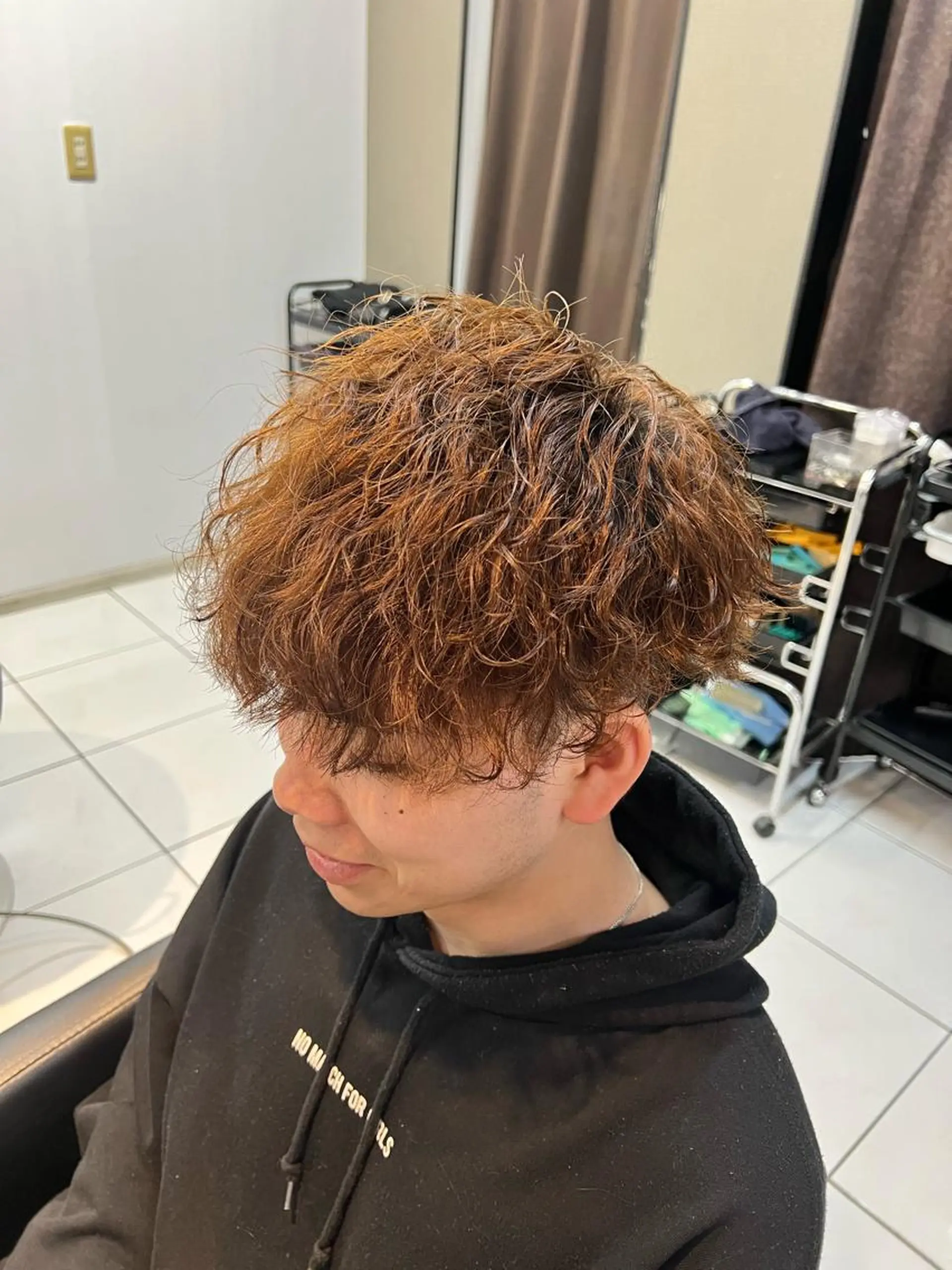 パーマ メンズ センターパート フェードカット カルマパーマ マッシュ メンズパーマ カット パーマ パーマ特化美容師 茂木広幸のヘアスタイル