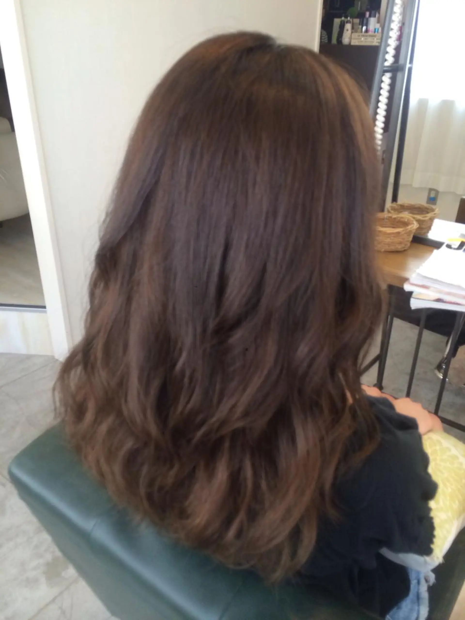 ミディアム セミロング ロング カラー イルミナカラー にった みずきのヘアスタイル