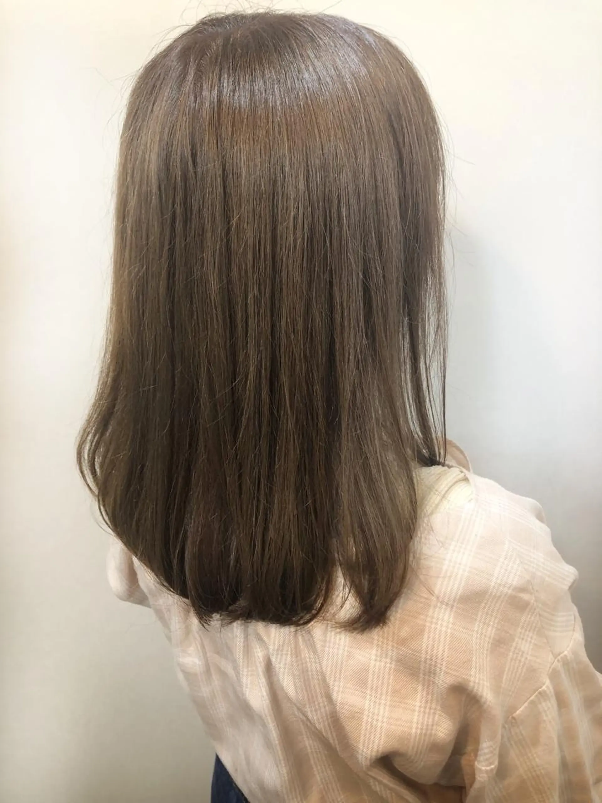 ミディアム カラー アッシュ ベージュカラー 女性リピ90%🍨 🩷佐藤みずきのヘアスタイル