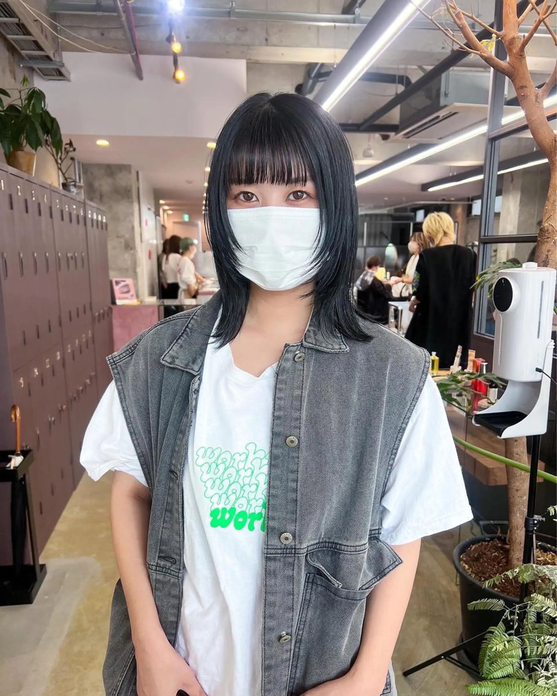 ミディアム カラー ブルーカラー 顔まわりレイヤー レイヤーカット 水野 雪 /パーマ/暖色カラーのヘアスタイル